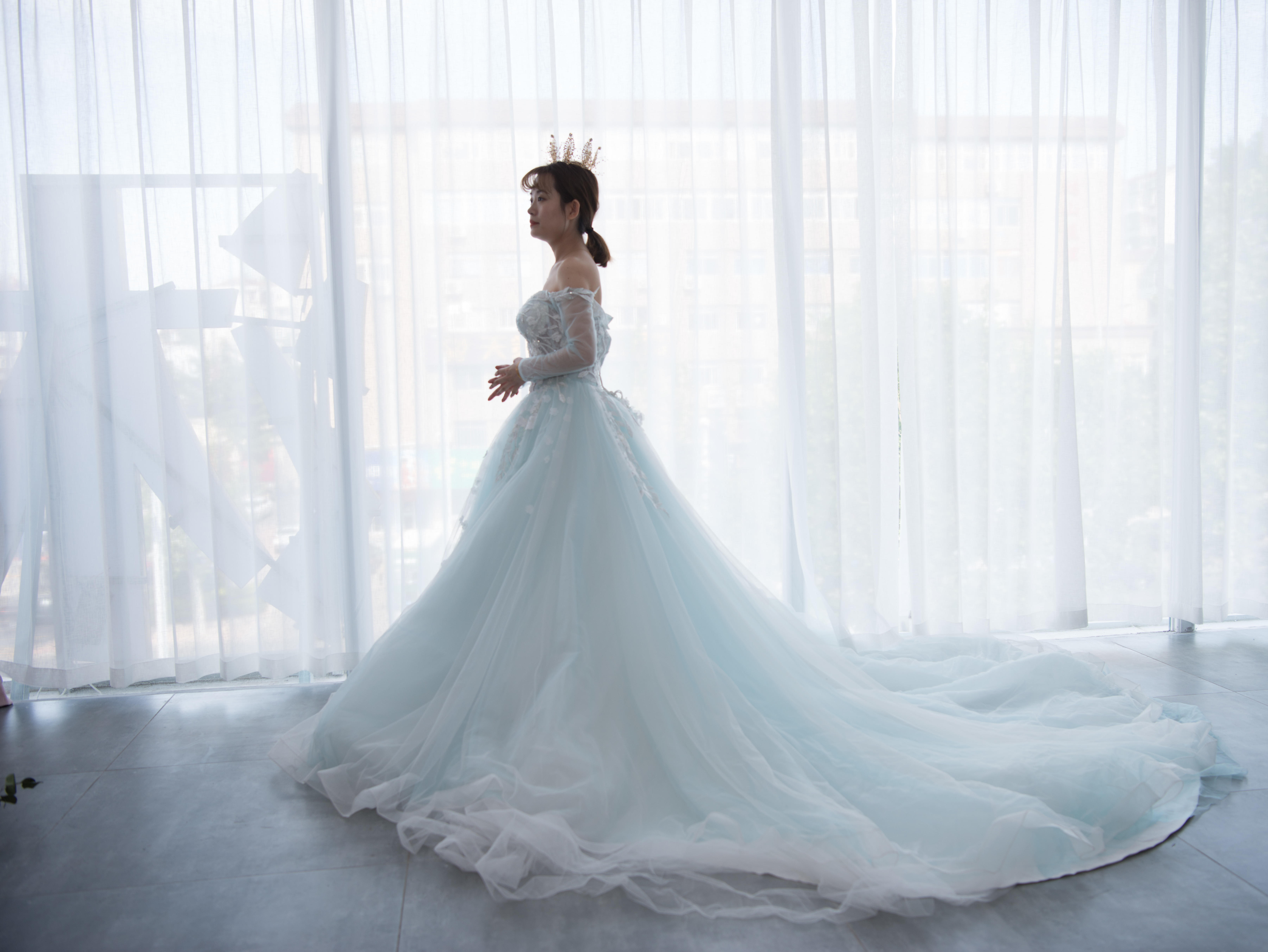 【5月热卖】 高级化妆师跟妆+送妈妈妆