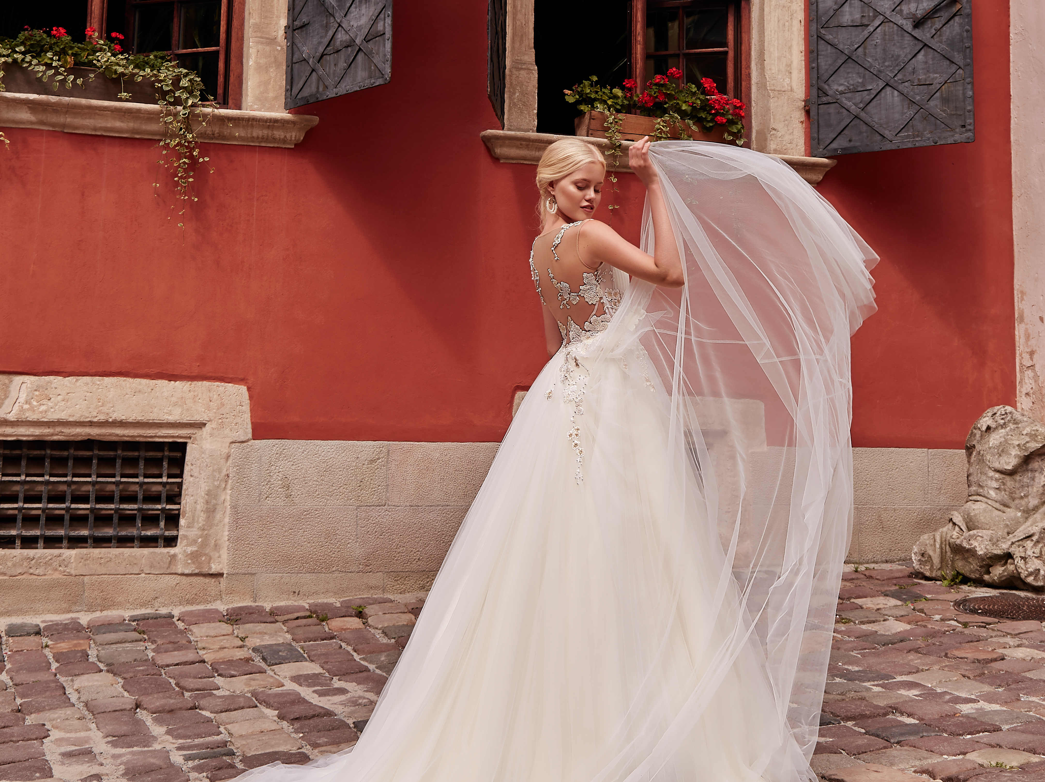 【复古套系】黎巴嫩设计师主纱选一送二