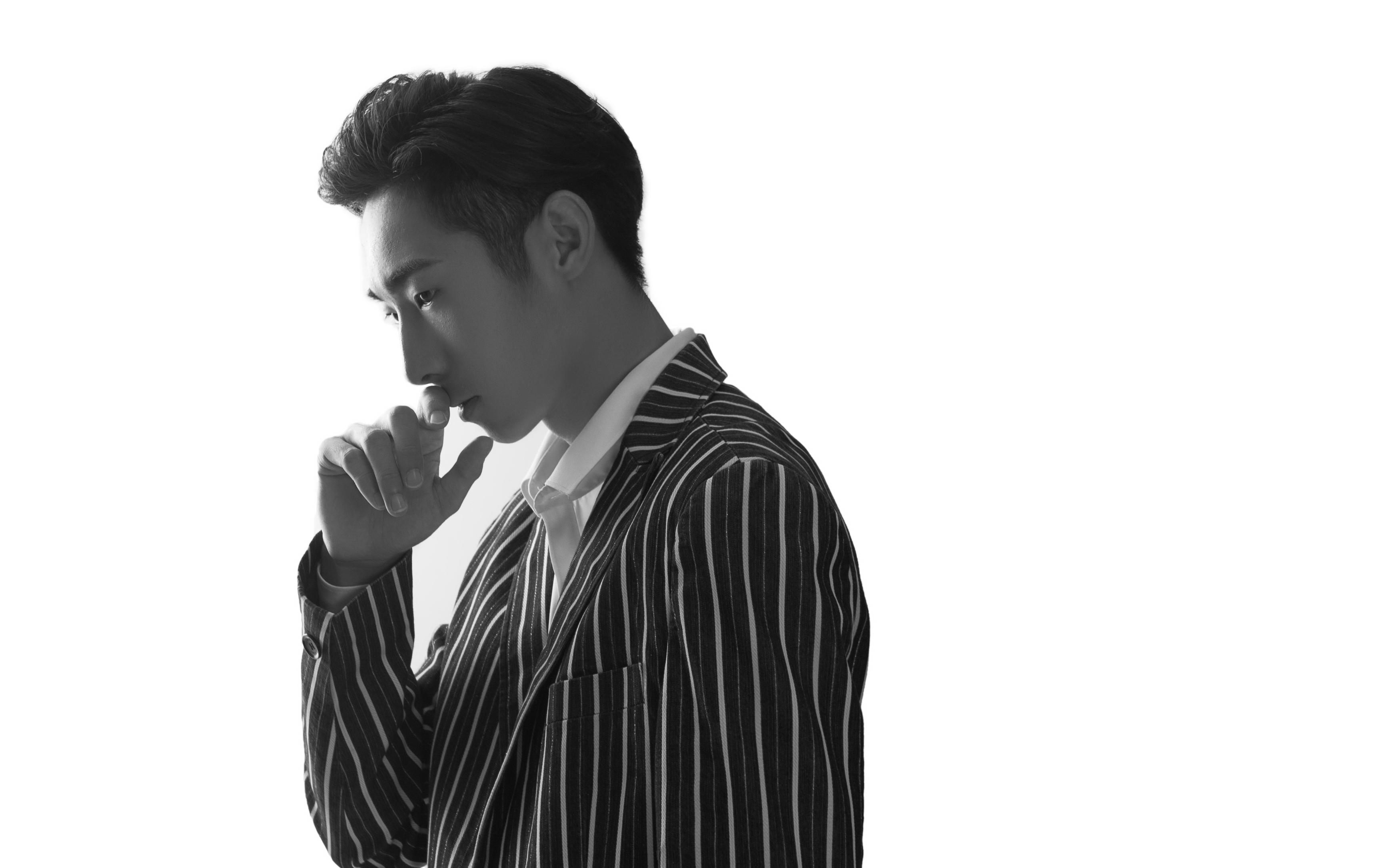 一个能讲述能嗨皮的婚礼主持人