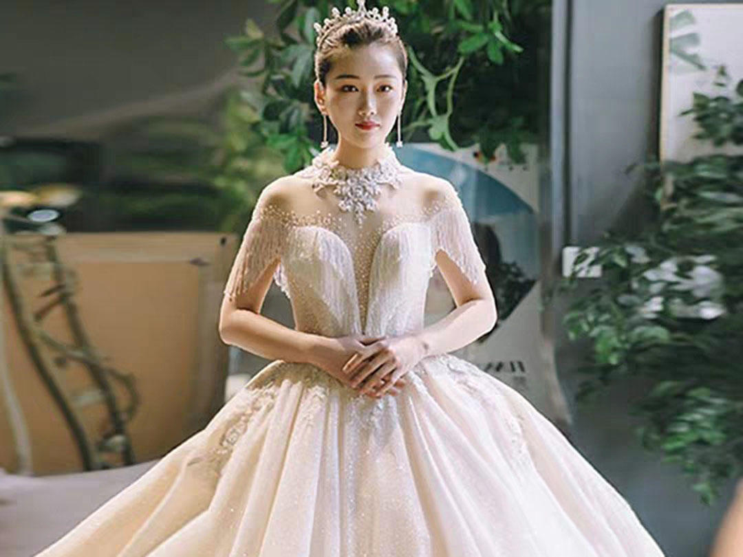 【爆款华丽主纱礼服】7件套套餐租赁  超性价比