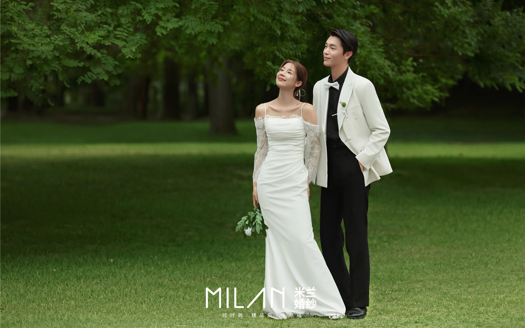 阳光草地白纱 每一帧都在发光✨