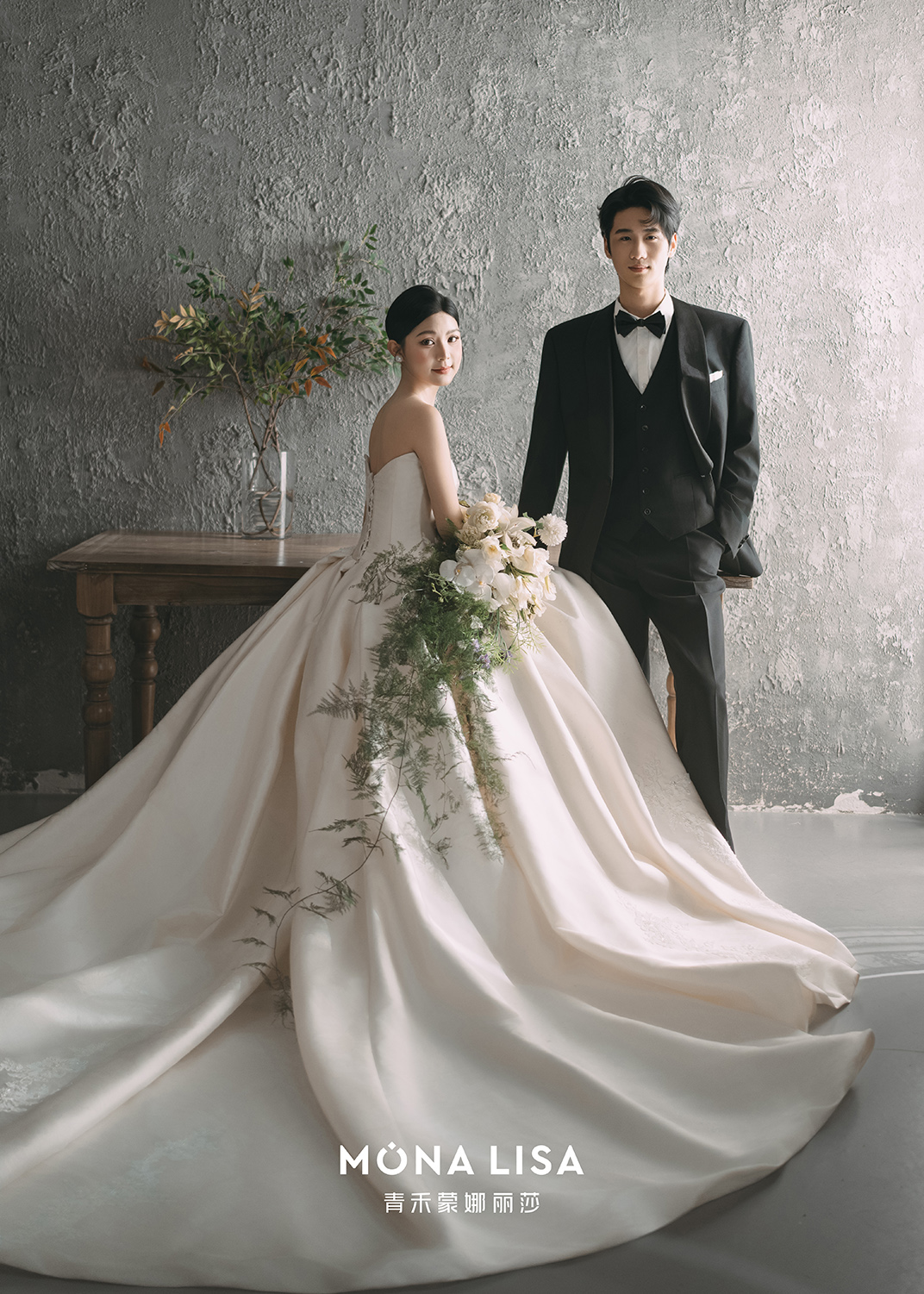 🎥在光影里邂逅法式复古浪漫婚纱照！！