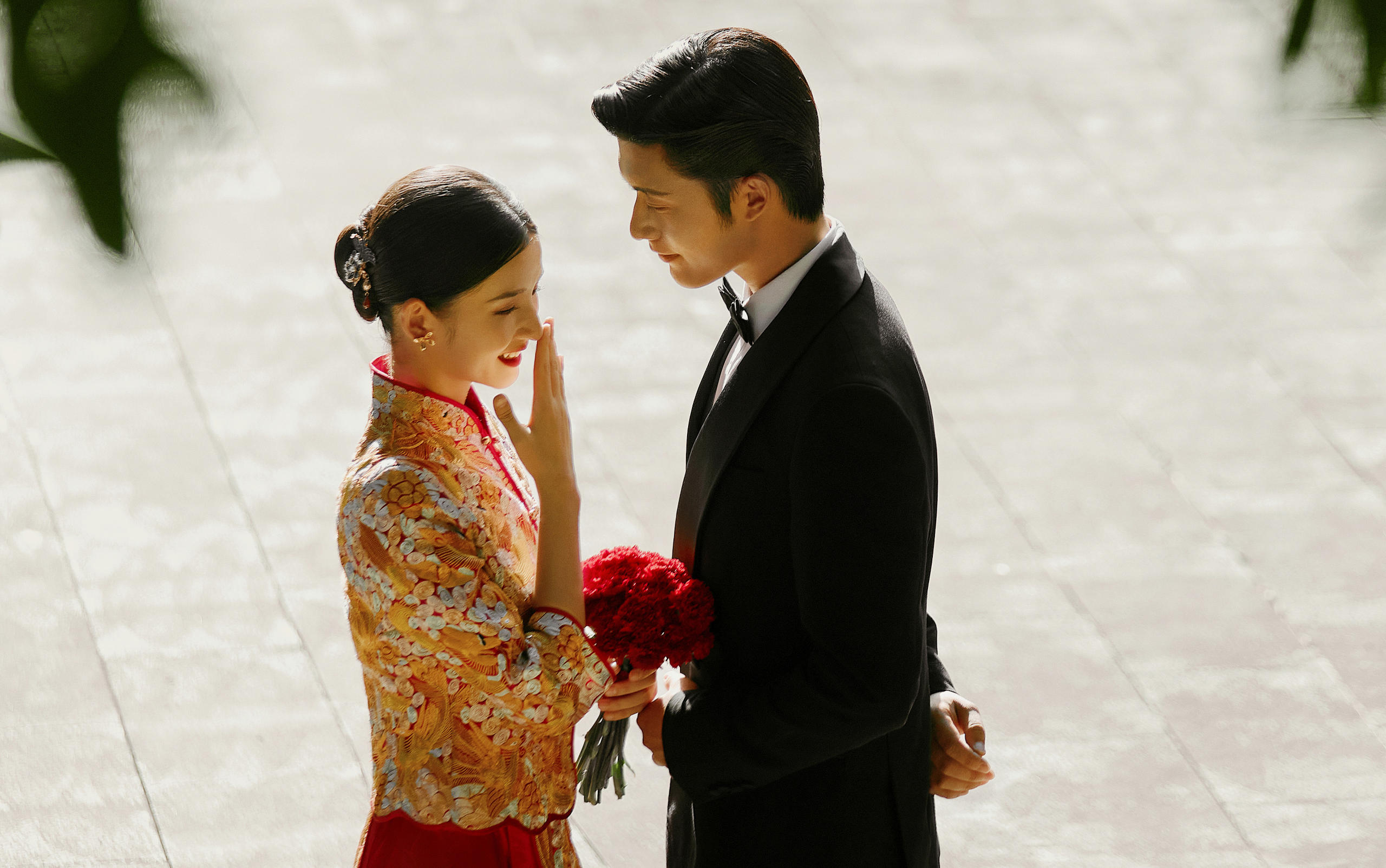 新中式婚照｜青磚黛瓦映亭臺，定格東方雅致良緣