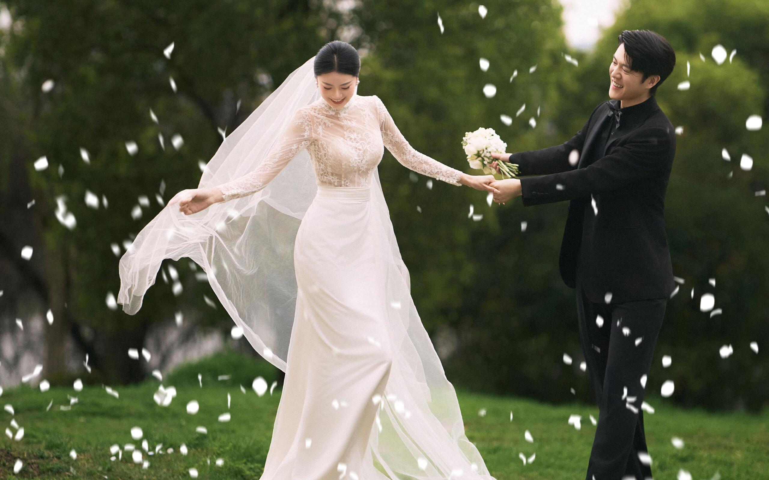 【草坪紀(jì)實(shí)婚紗照】