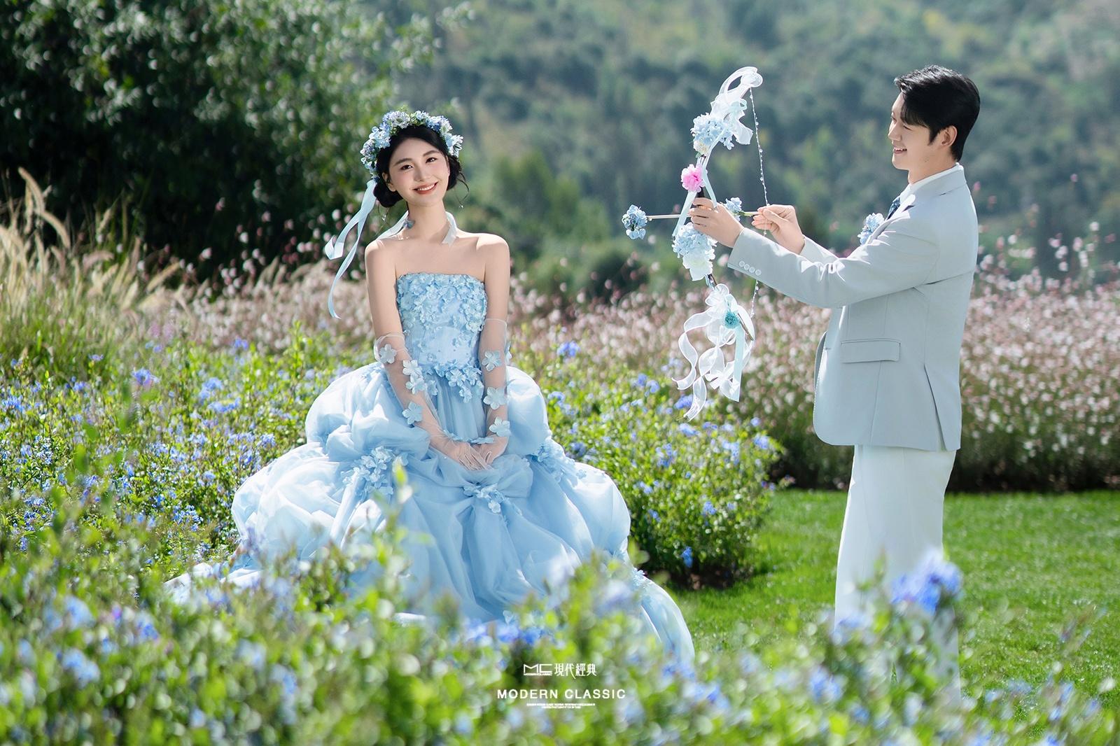 美出天际！这才是公主应该拍的蓝色花神婚纱照