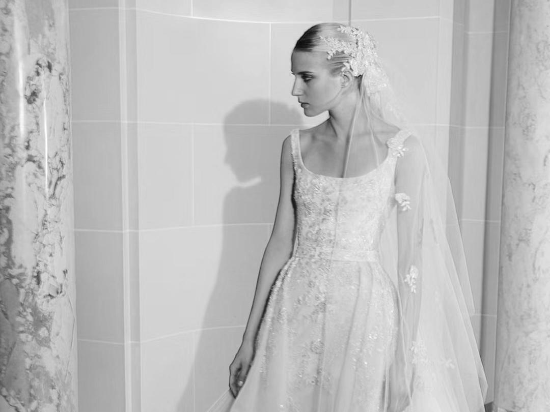 【洛维思婚纱经典套系】7套礼服+资深化妆师跟妆