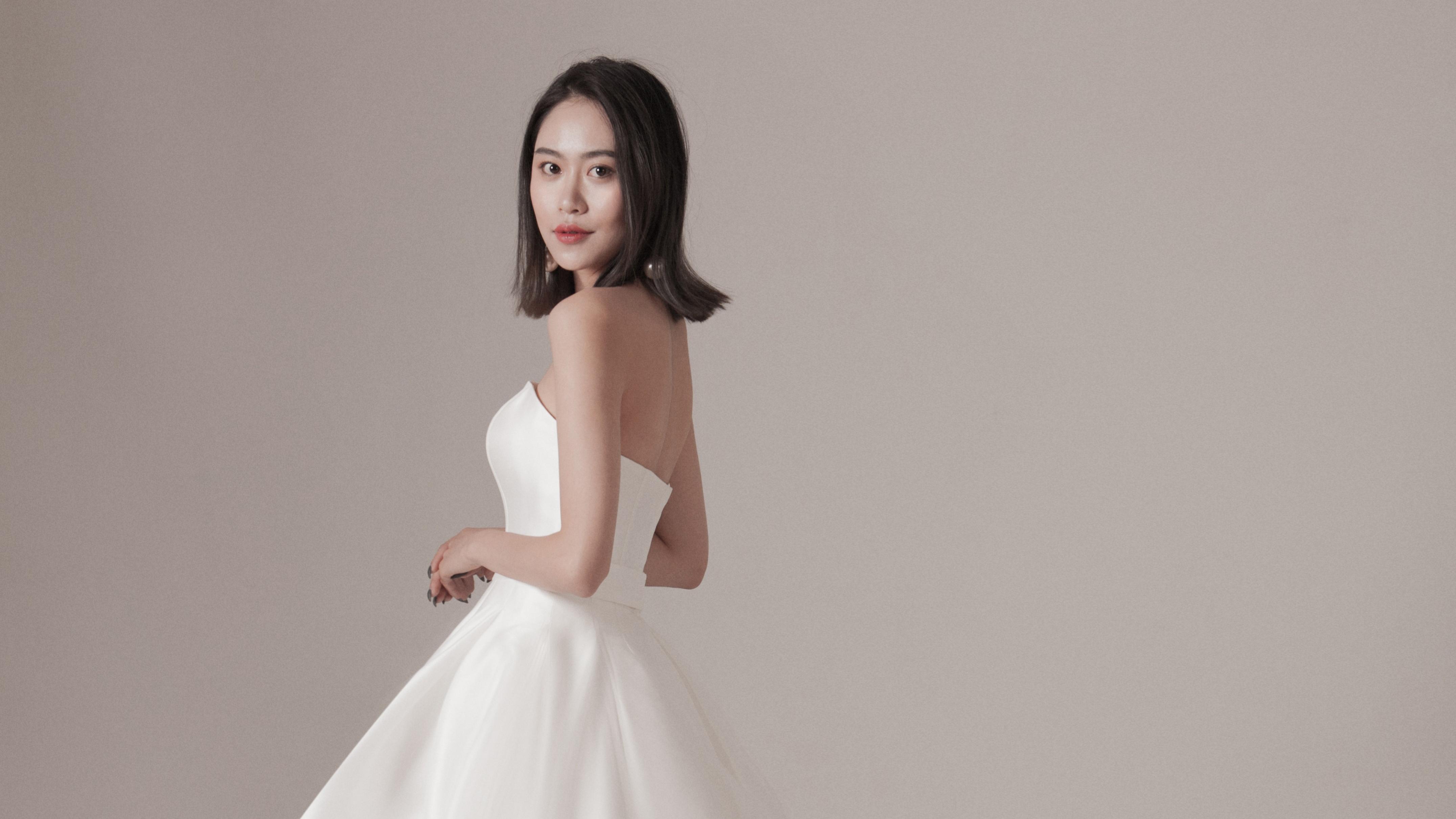 [唯誓婚纱]  进口桑蚕丝段面拖尾套餐