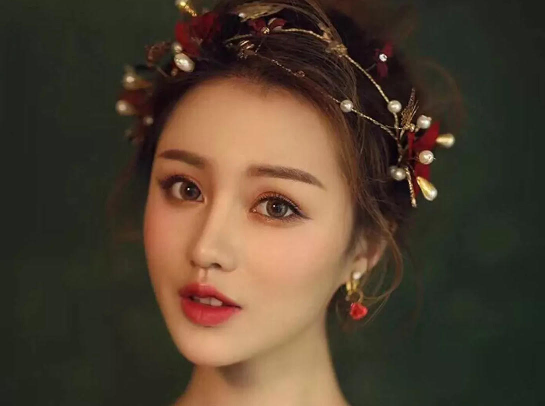 一场接亲+一场摆酒跟妆(送妈妈妆两个或伴娘妆）