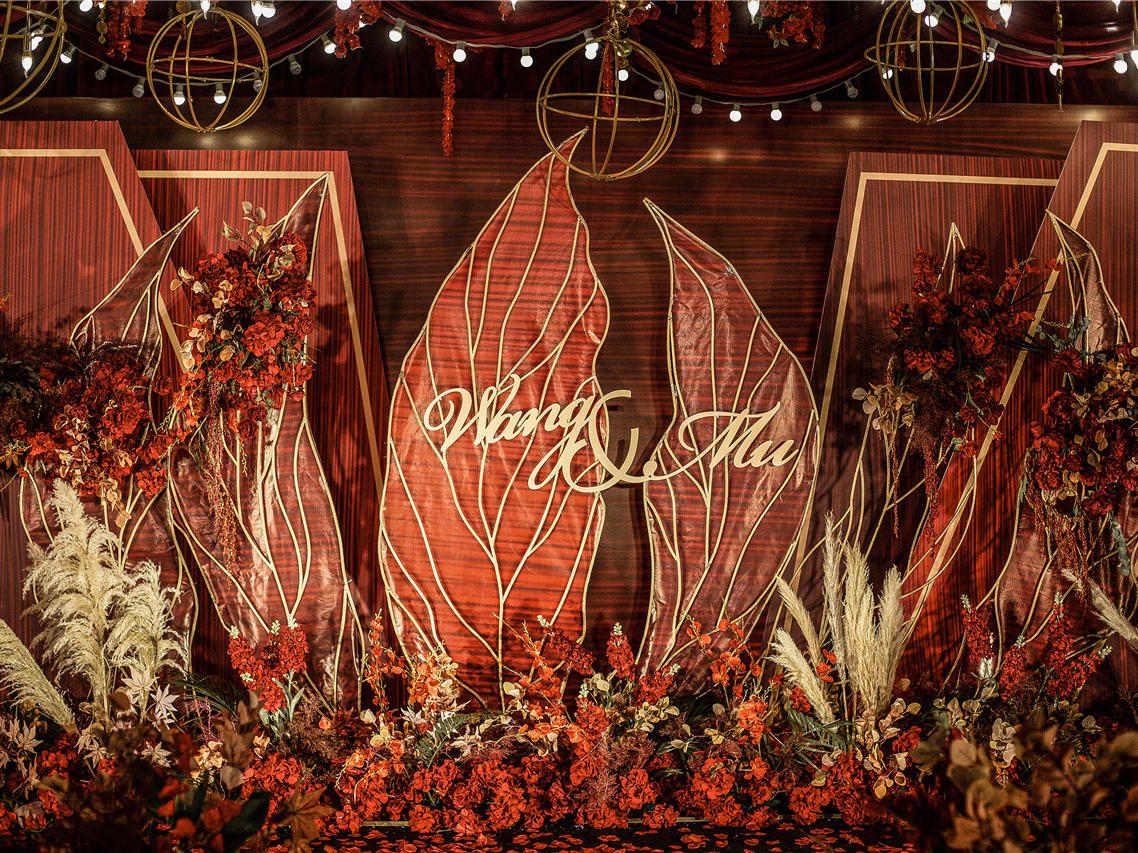 专家级策划师，魅力红黑搭配唯美大气婚礼！