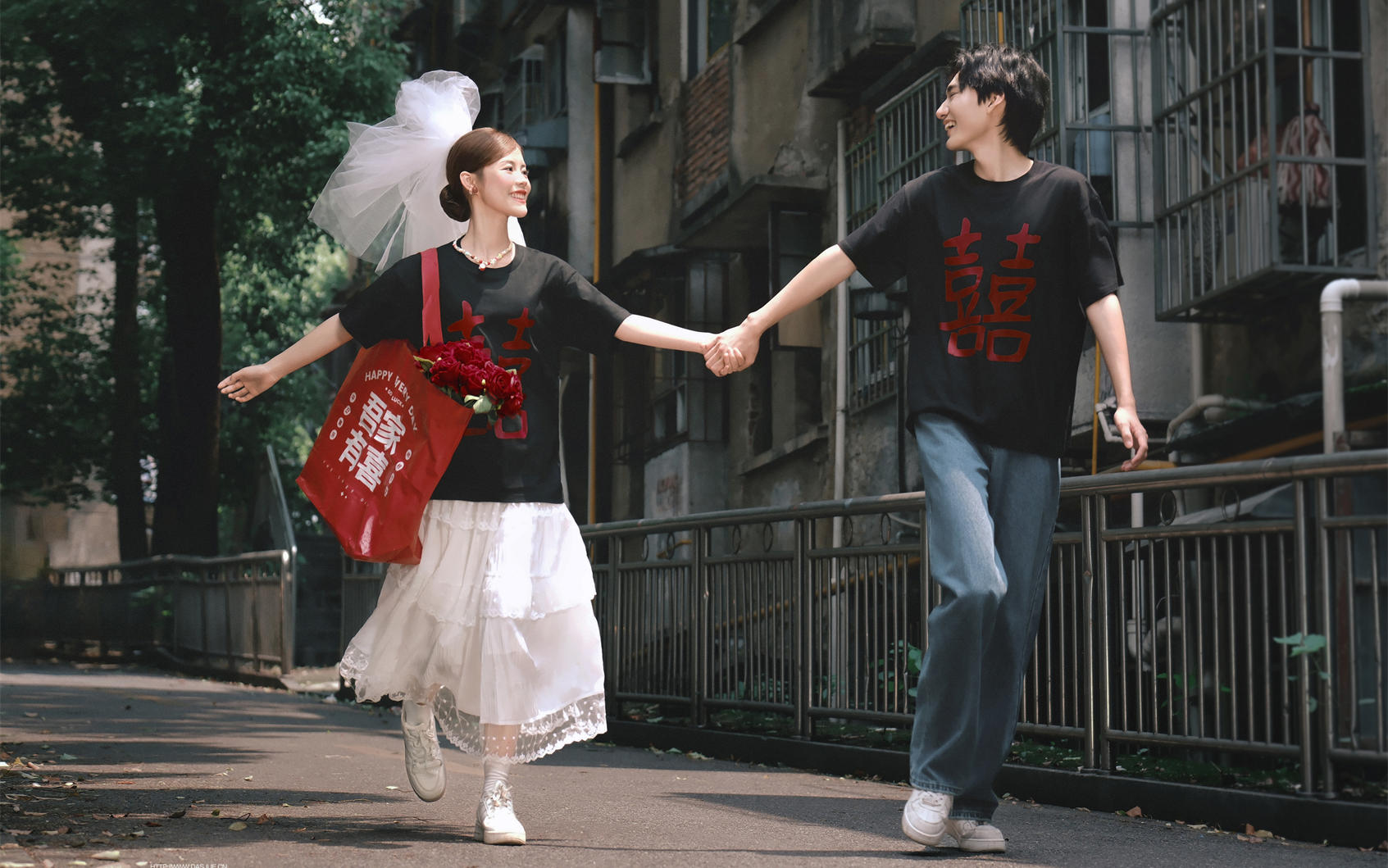 这套街拍喜嫁婚纱照也太绝了吧！新中式少女感拉满