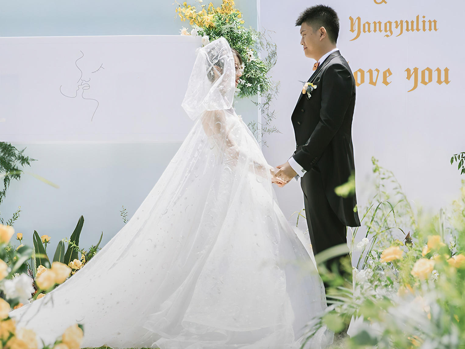 白绿淡黄小清新婚礼淡雅温馨户外婚礼