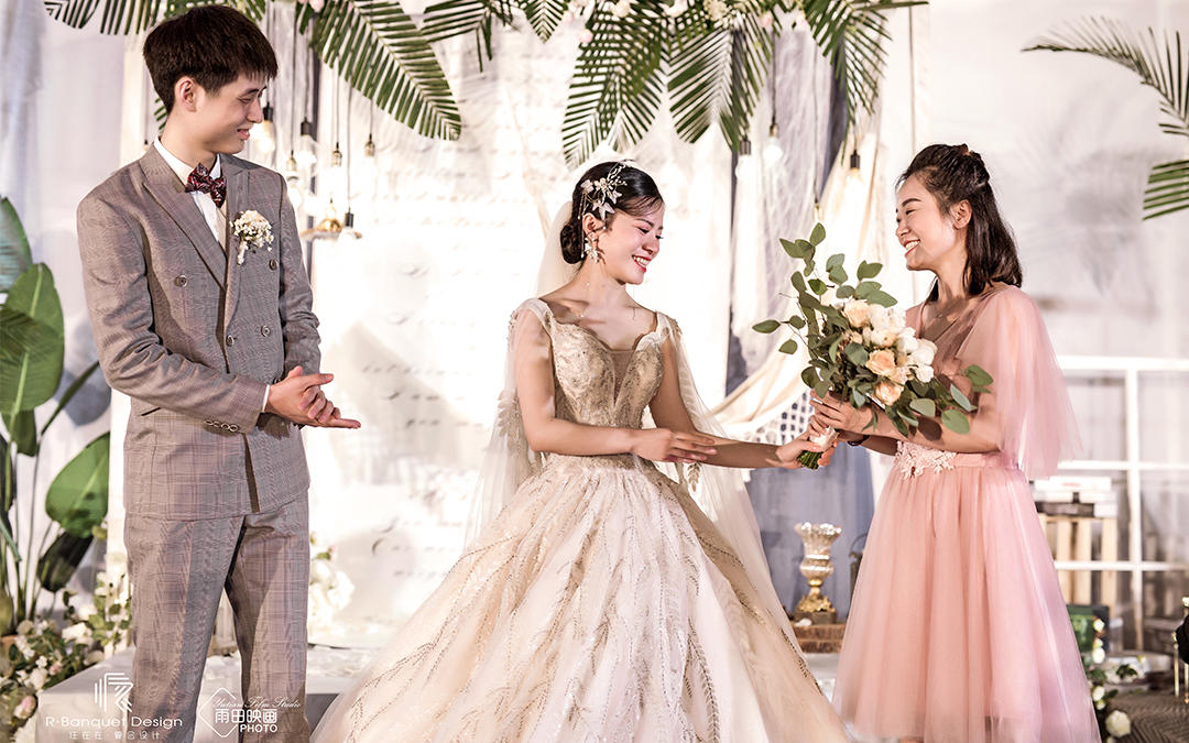 《黛瑞斯蒂》真实客人婚纱体验案例