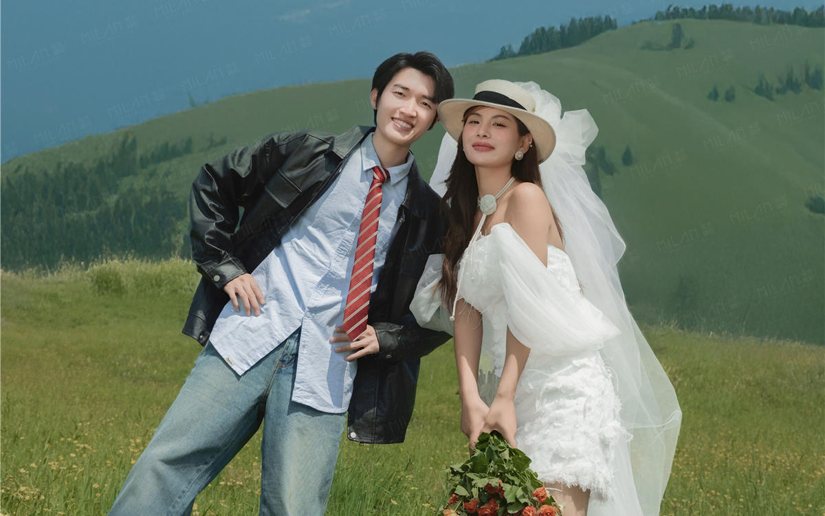 在草原雪山拍森系婚纱照，美到像闯进童话世界
