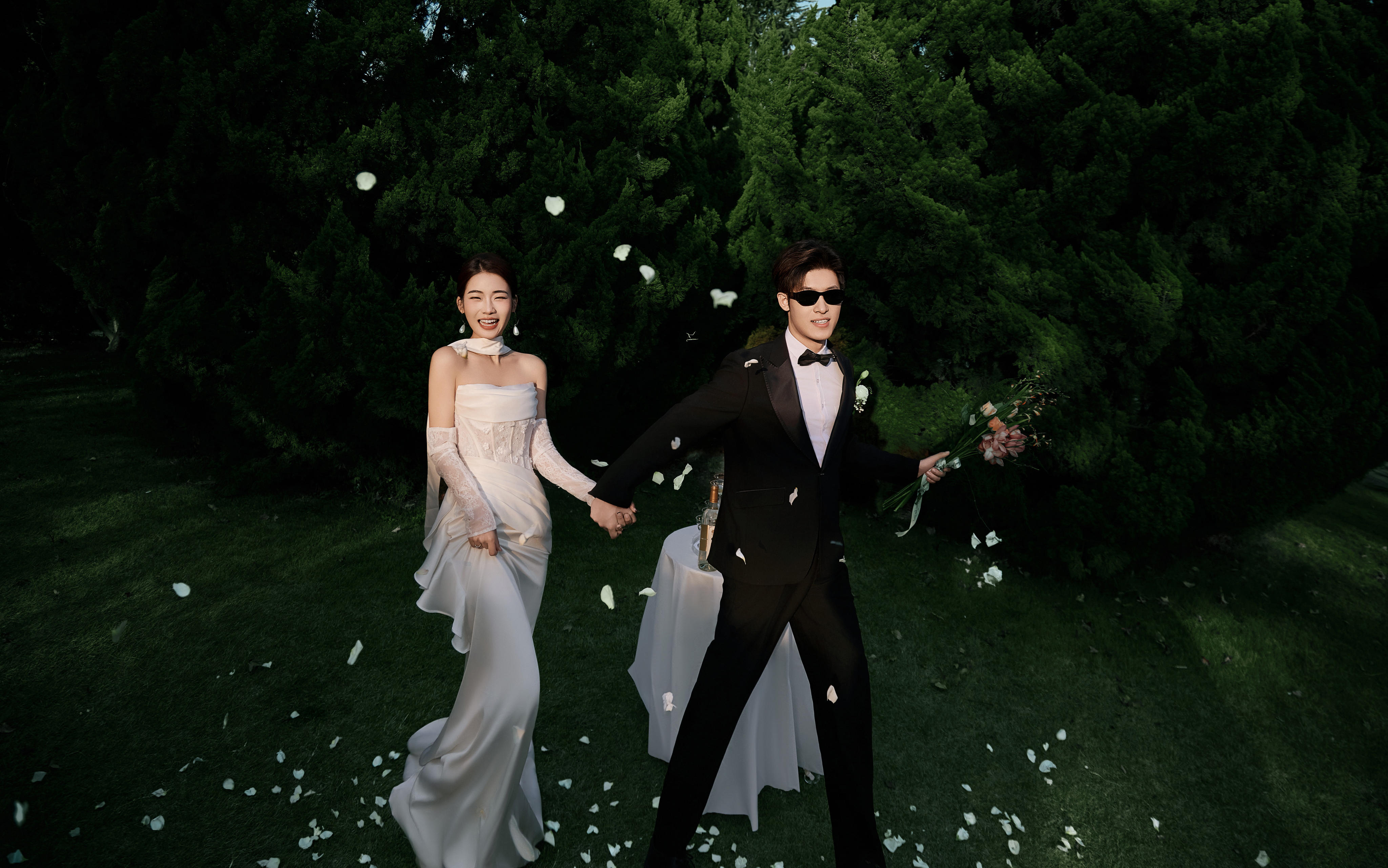 苏先生夫妇 草坪