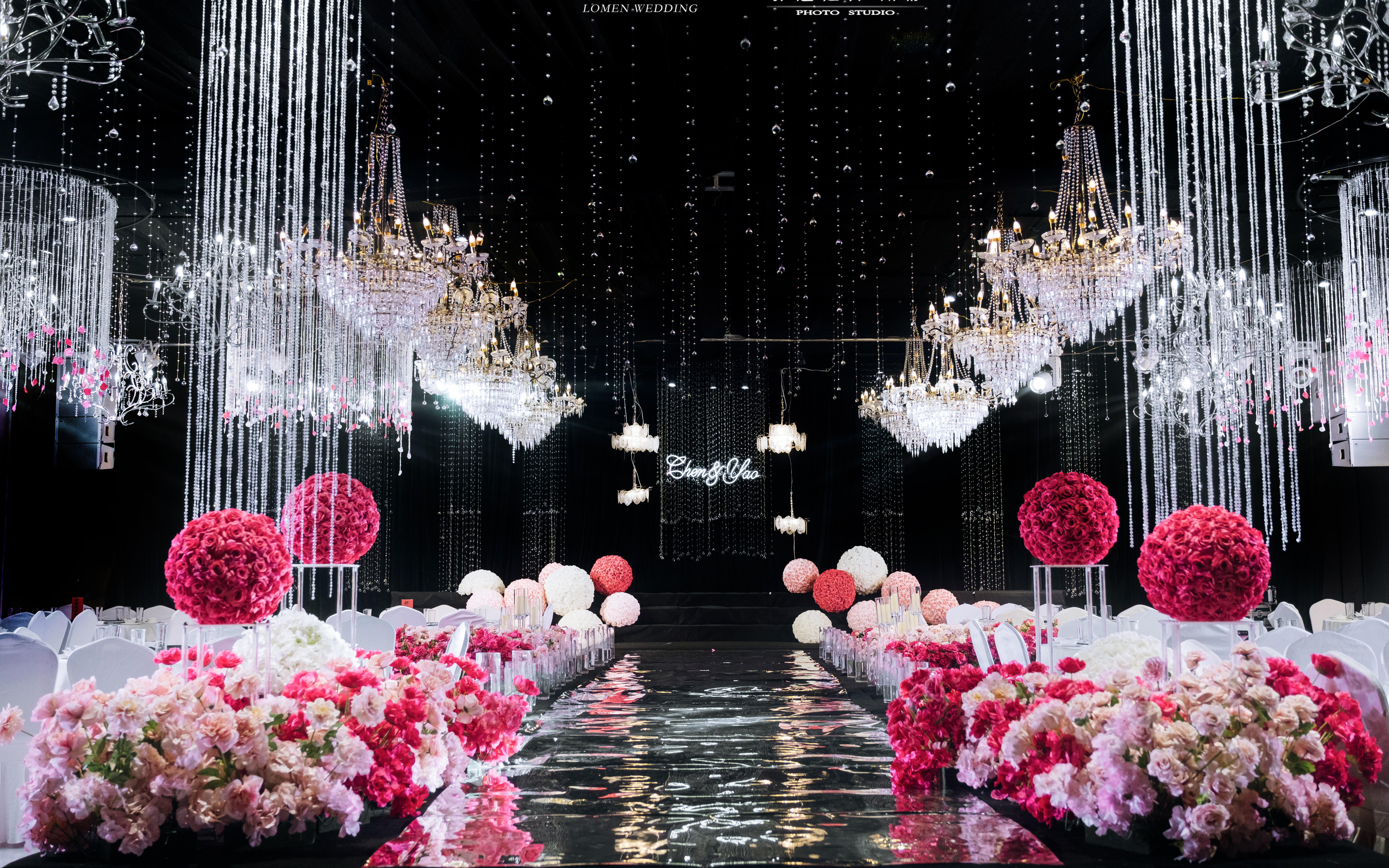 把弗洛伊德的(玫红野艳)焊在婚礼上