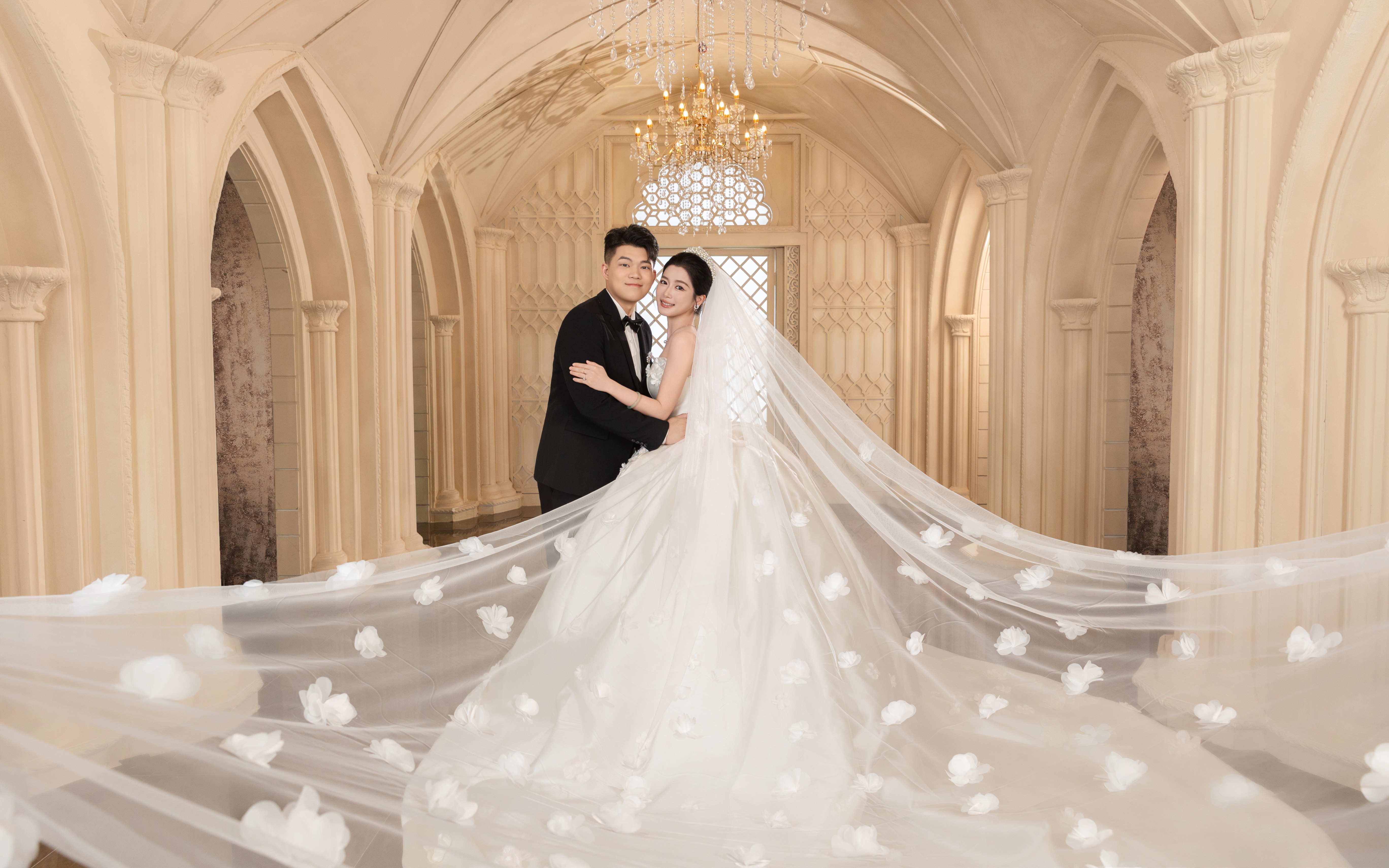 宫廷风婚纱照直接美成古堡画报