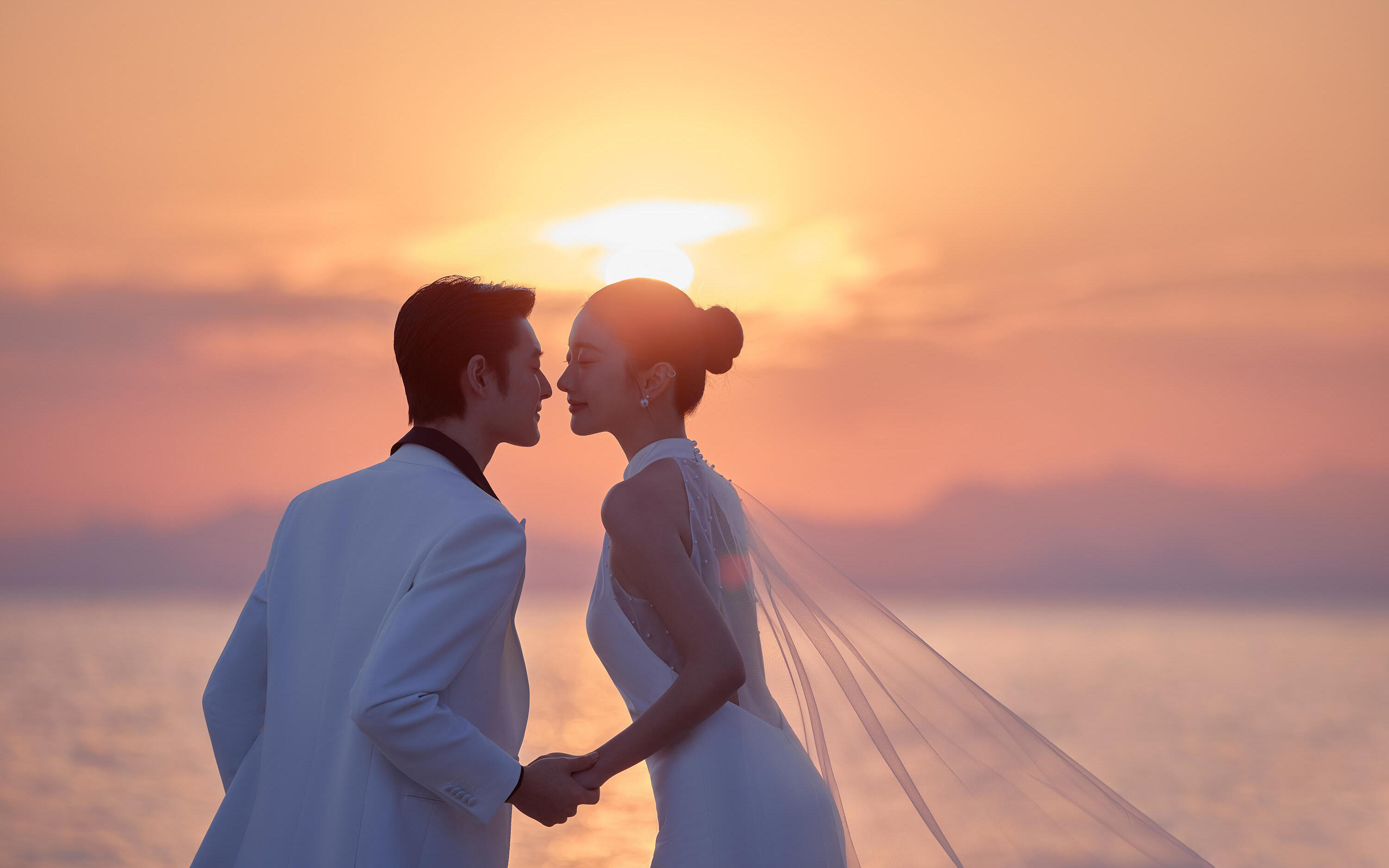 “爱如晚霞 愈晚愈浓”夕阳海边电影婚纱照