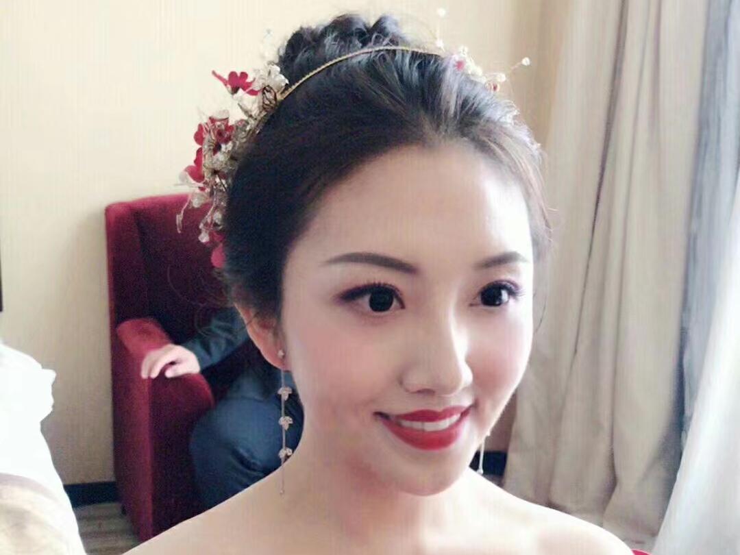 订婚妆，早，晚，化好即走，不跟妆，