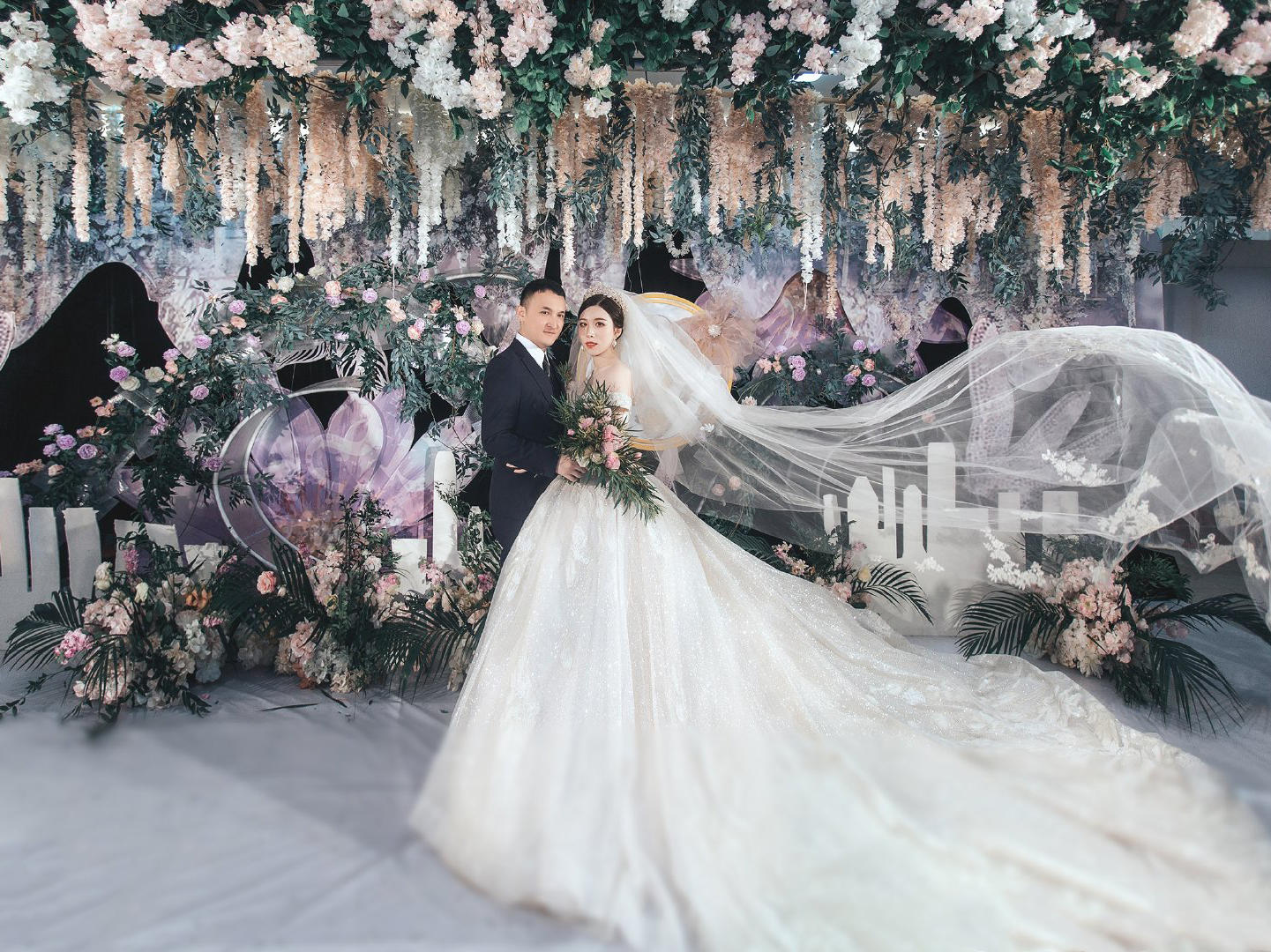 【人气推荐】婚纱礼服+新娘跟妆系