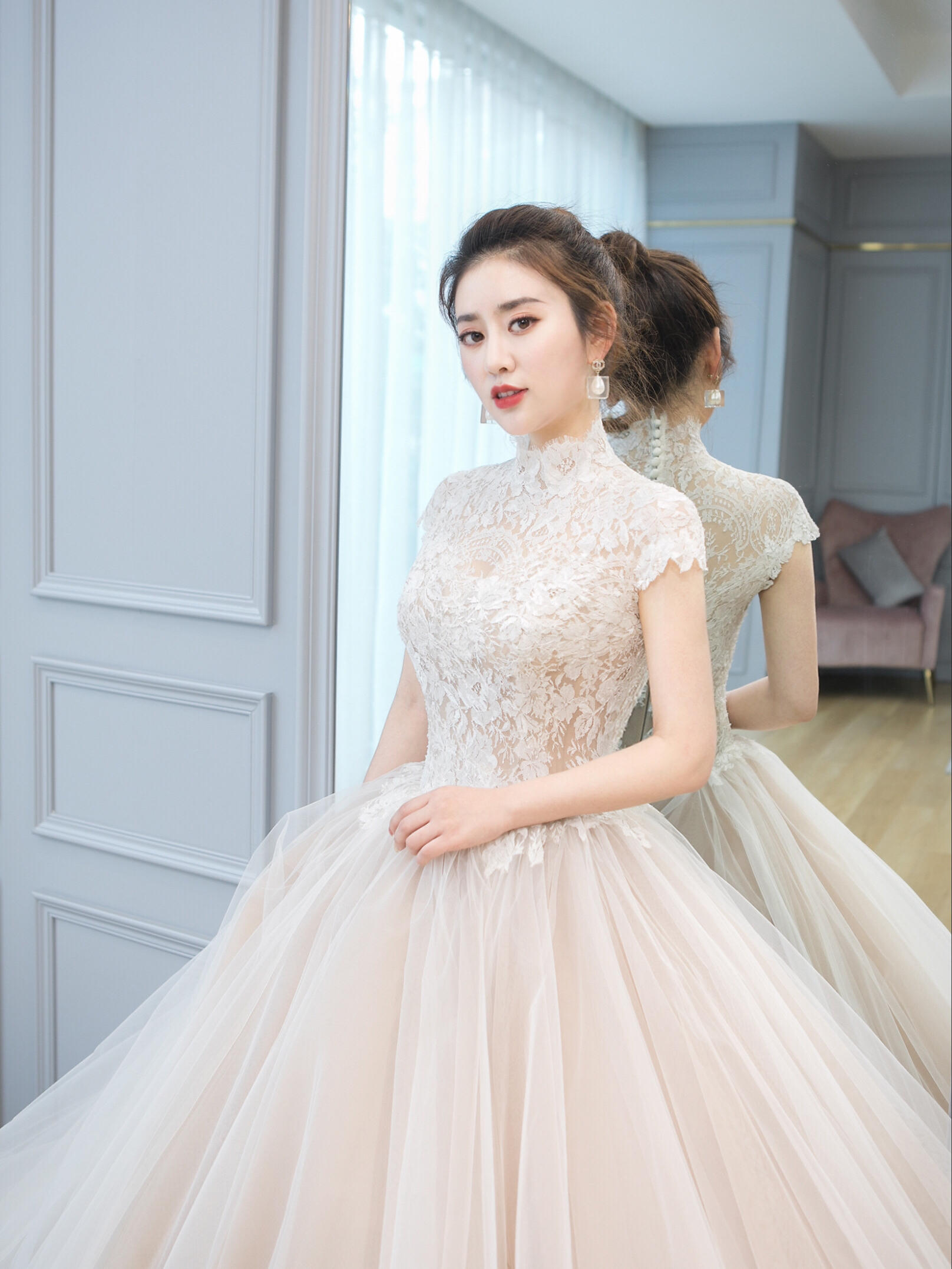 【董小姐婚纱工作室】秀禾服+仪式拖尾婚纱+敬酒服