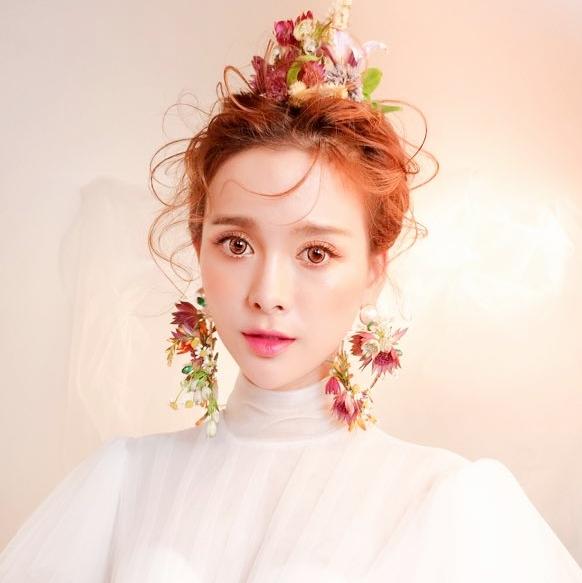 艾莉紗專業(yè)彩妝婚紗館