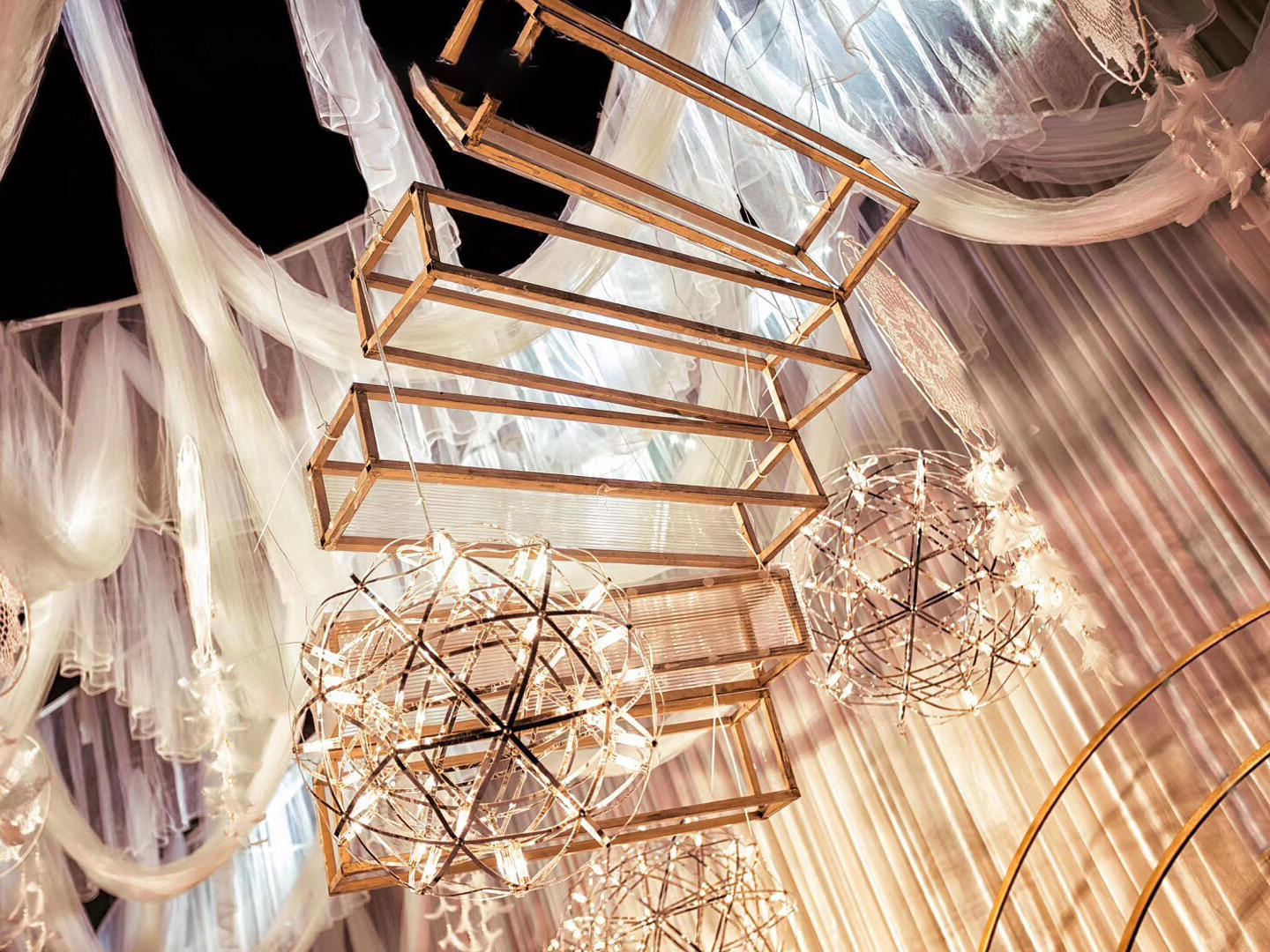 新品《流光年华》创意高级香槟色 【铂悦婚礼】