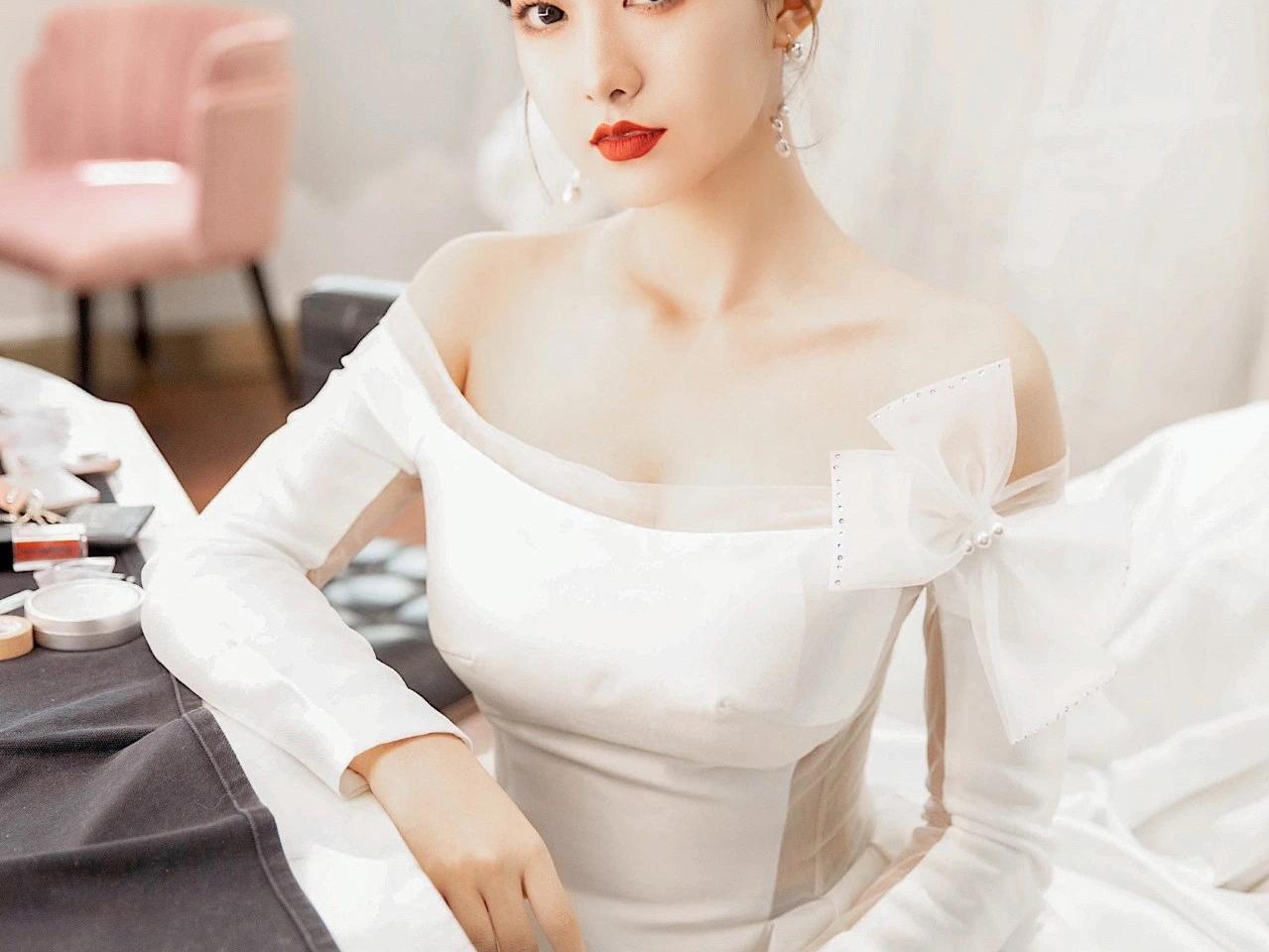 全天新娘跟妆——资深化妆师＋副化（全天跟妆）