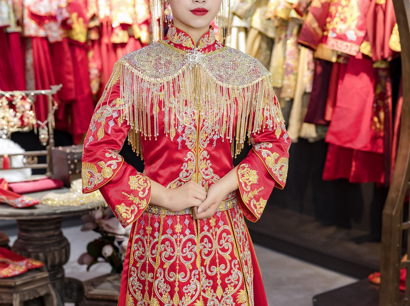 优雅高贵的香槟色像温柔的月光轻轻洒在身上