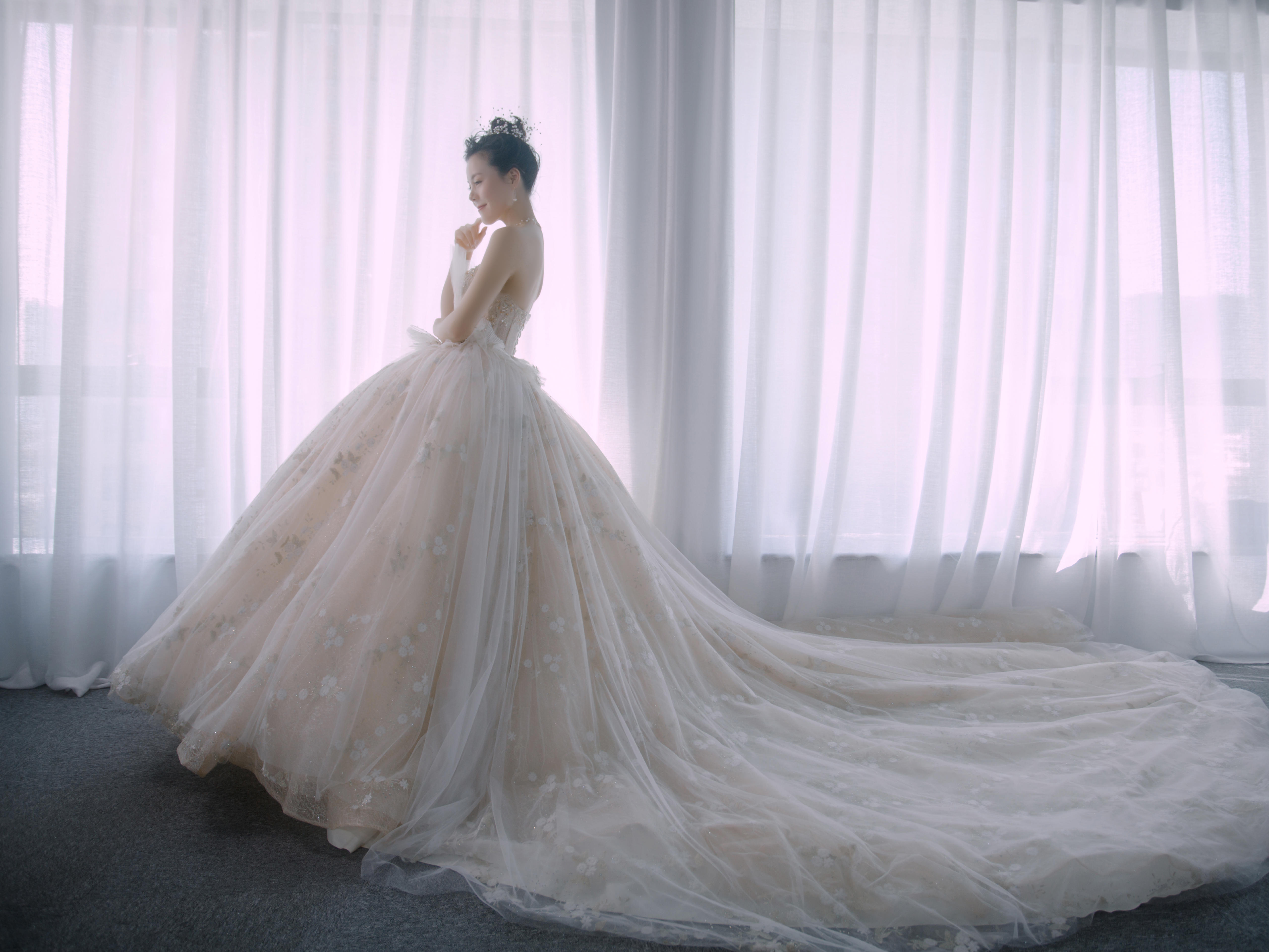 【花解语】3件套租赁 全款送新娘定制晨袍