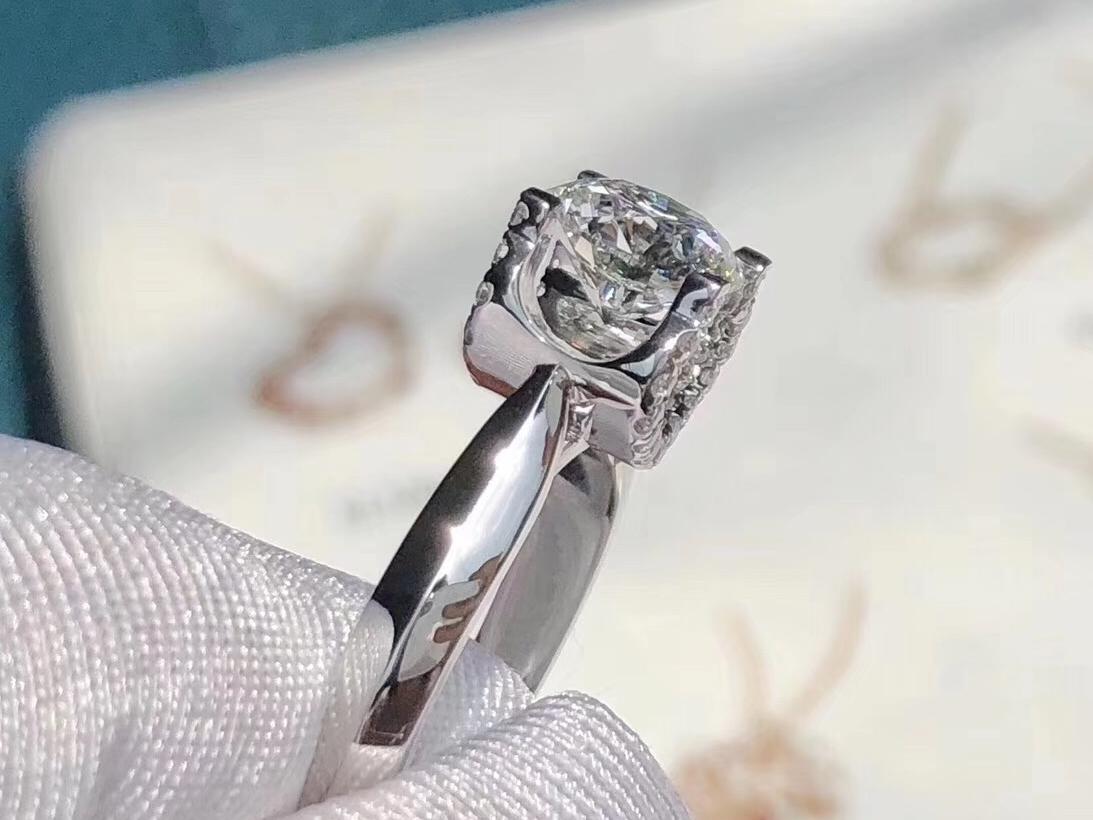 「时匠珠宝」钻戒 时尚小奢华四爪戒托款