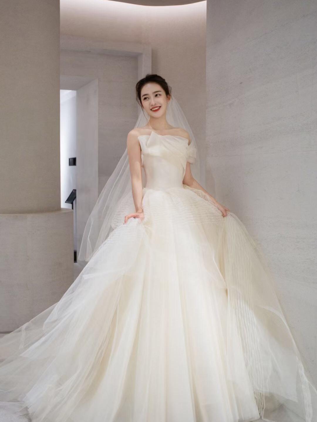 【超值租赁】3件套婚纱 出门秀禾+白纱+敬酒晚礼