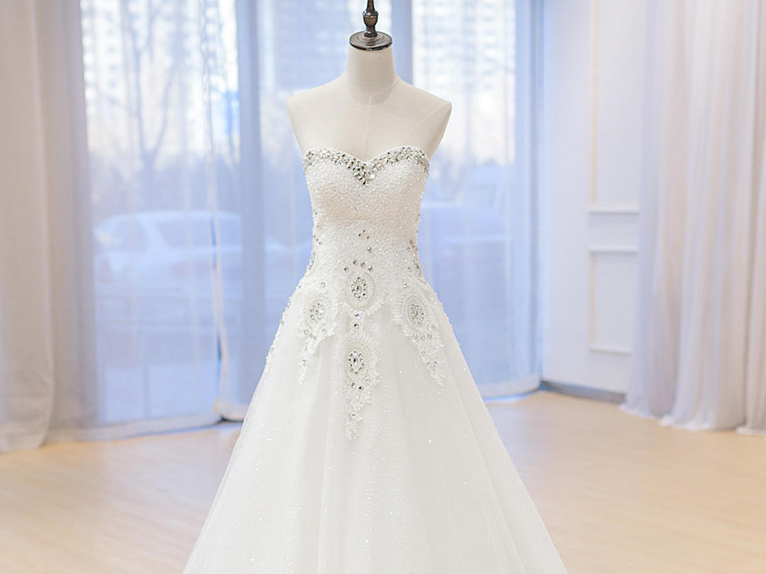 抹胸重手工钉珠长拖尾婚纱