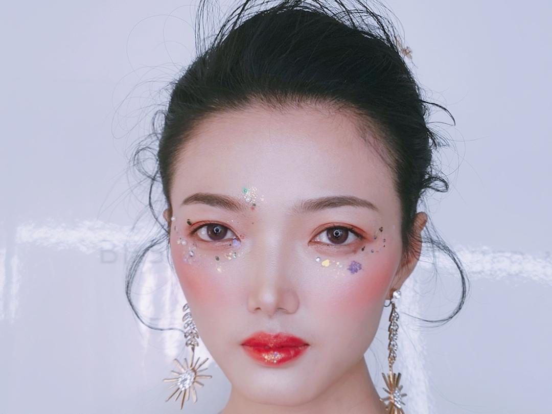  总监化妆师新娘婚礼跟妆