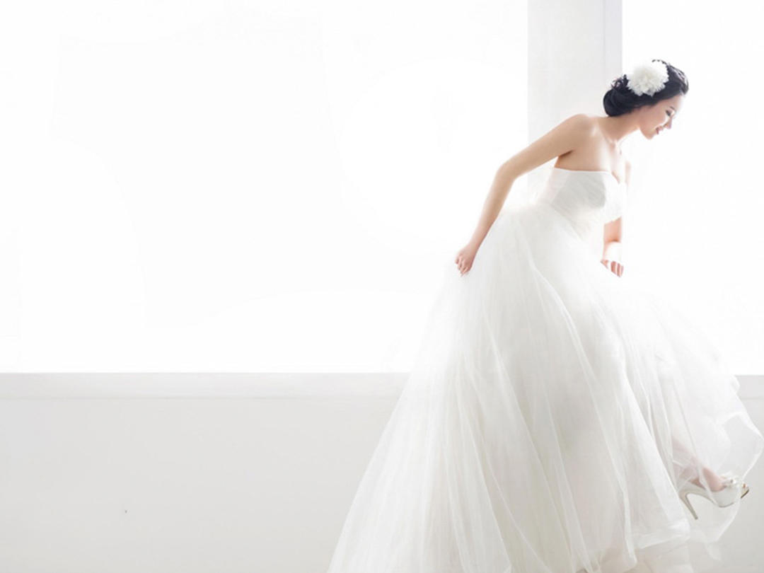 【超值租赁】婚纱三件套 +化妆总监新娘跟妆