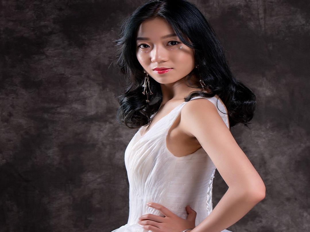 梦幻公主系列婚纱＋秀禾服＋敬酒服＋伴娘服4件