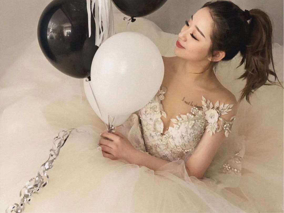 【私藏经典】婚纱礼服三件套+4件伴娘服