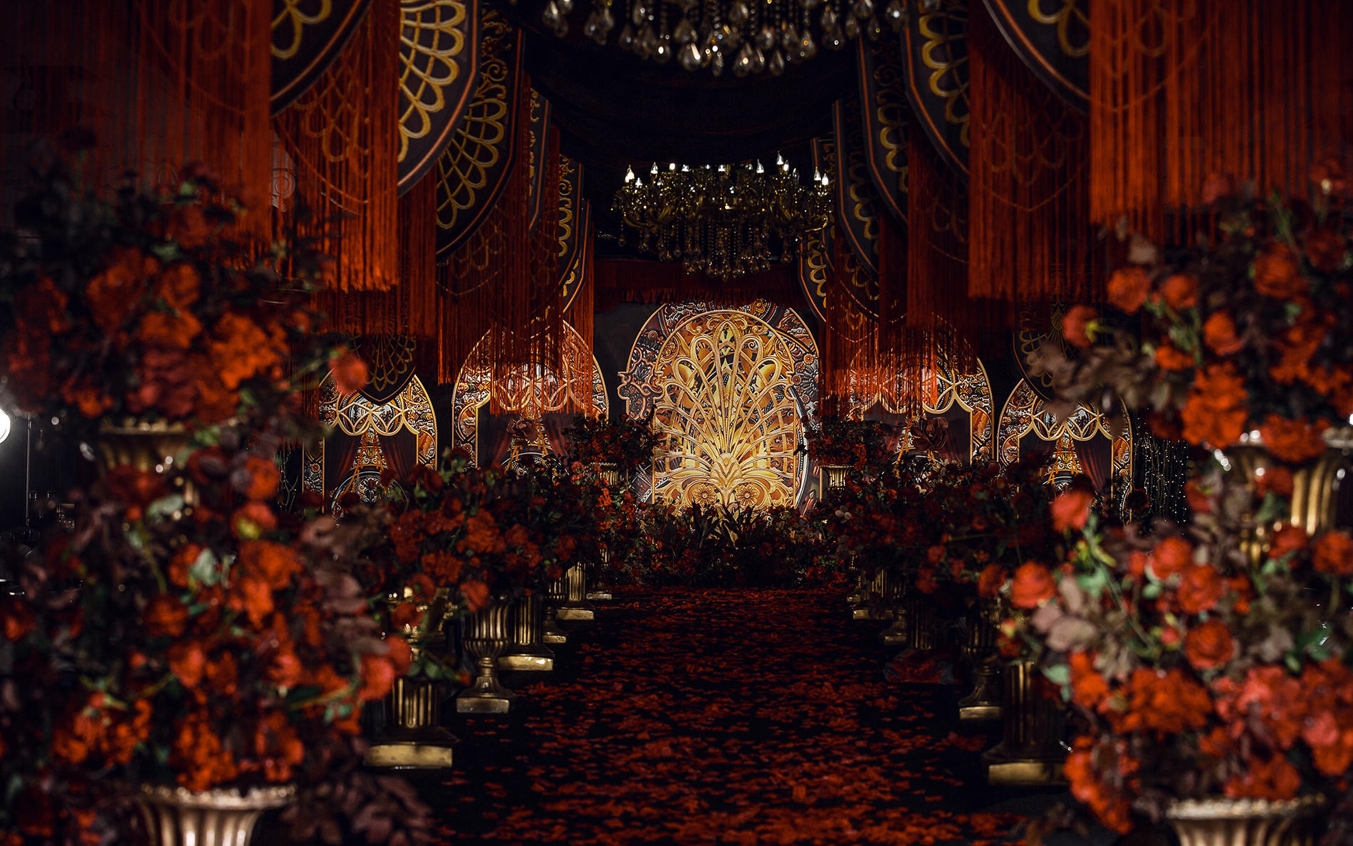 【梦工场作品】红黑色宫廷复古婚礼