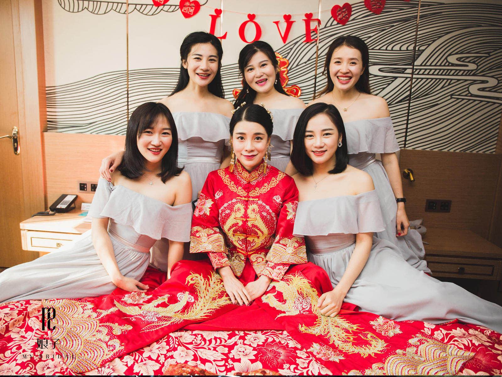 双凤中式礼服可铺床出门服