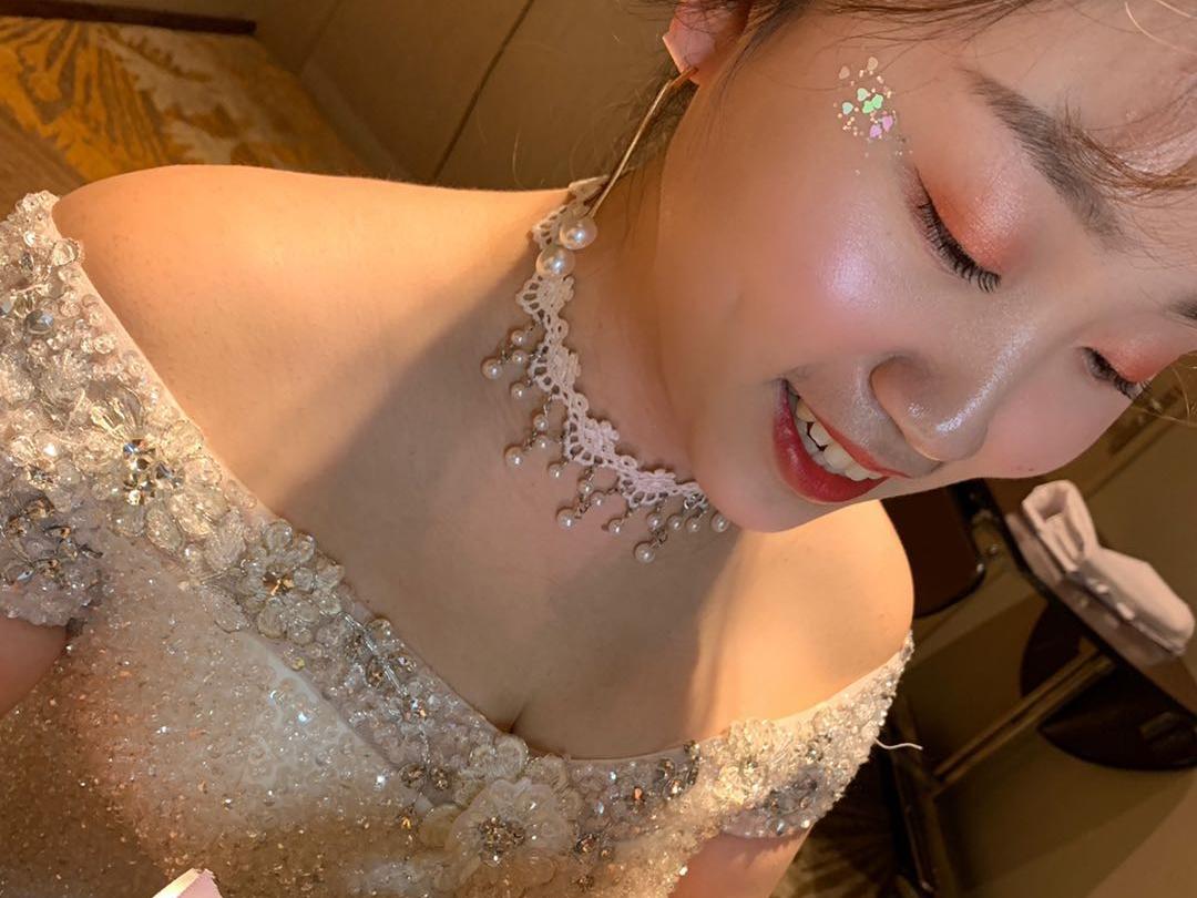 总监档全天跟妆+免租婚纱+亲友妆