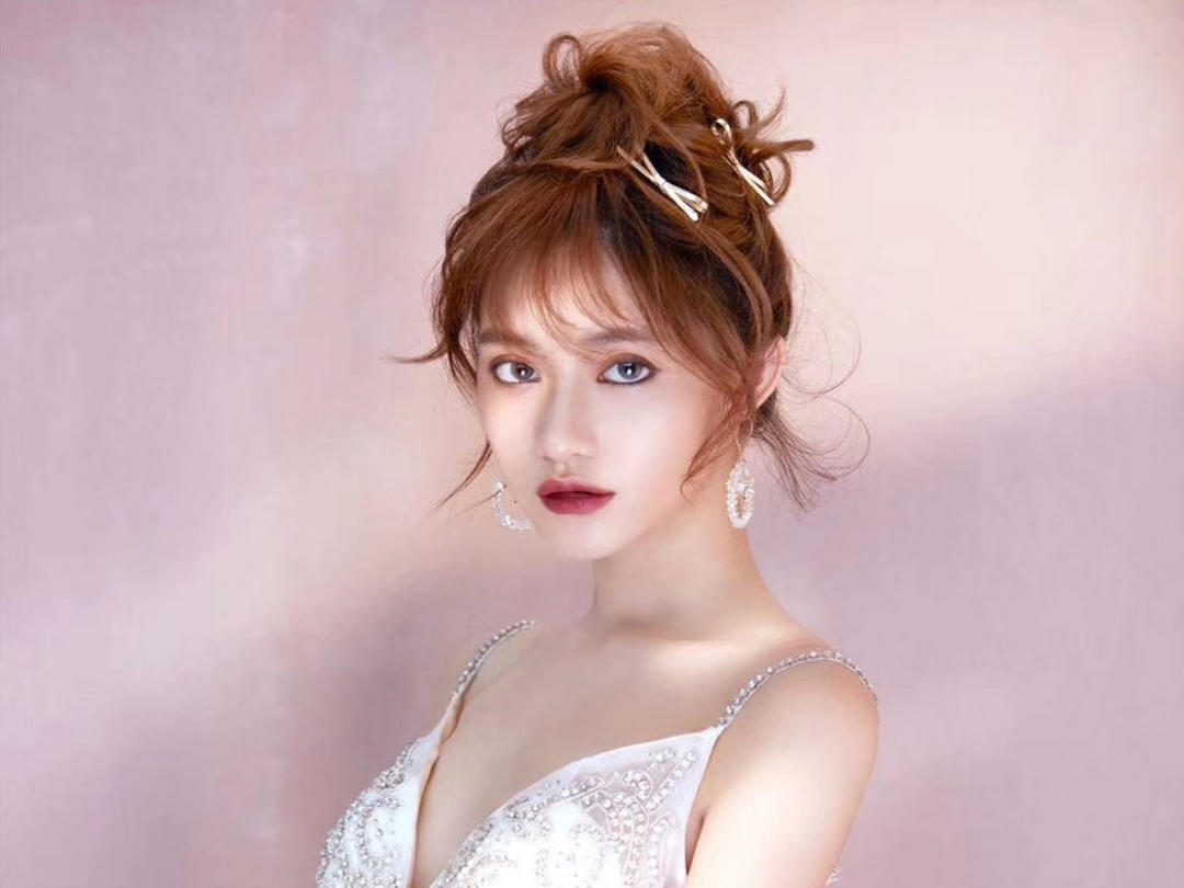 【佳人有约】首席造型新娘跟妆  带助理一位 