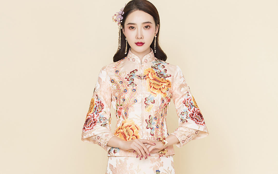 [木易杨婚纱]人气爆款中式精致手工粉色秀禾