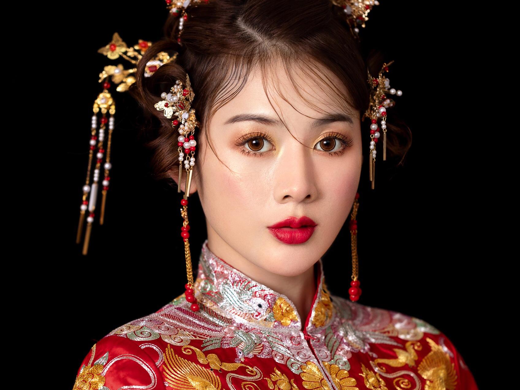 梦幻公主系列定制礼服+首席订婚妆