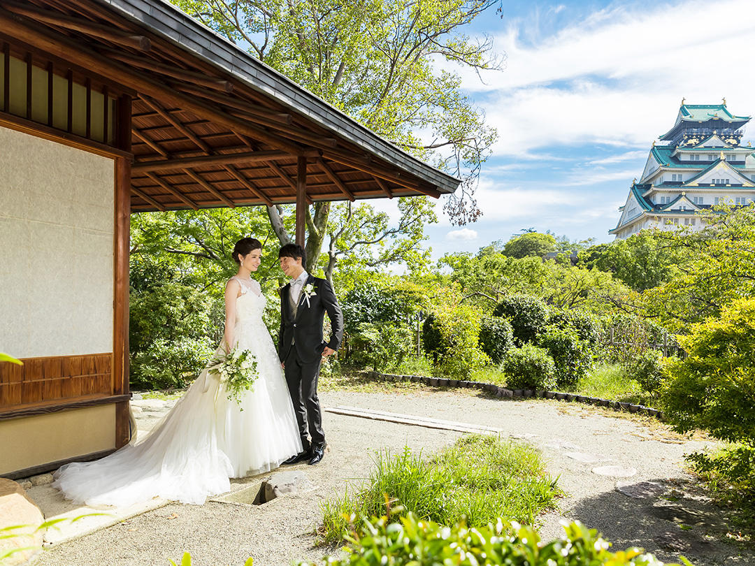 大阪-大阪城公园草坪婚礼-乐惟海外