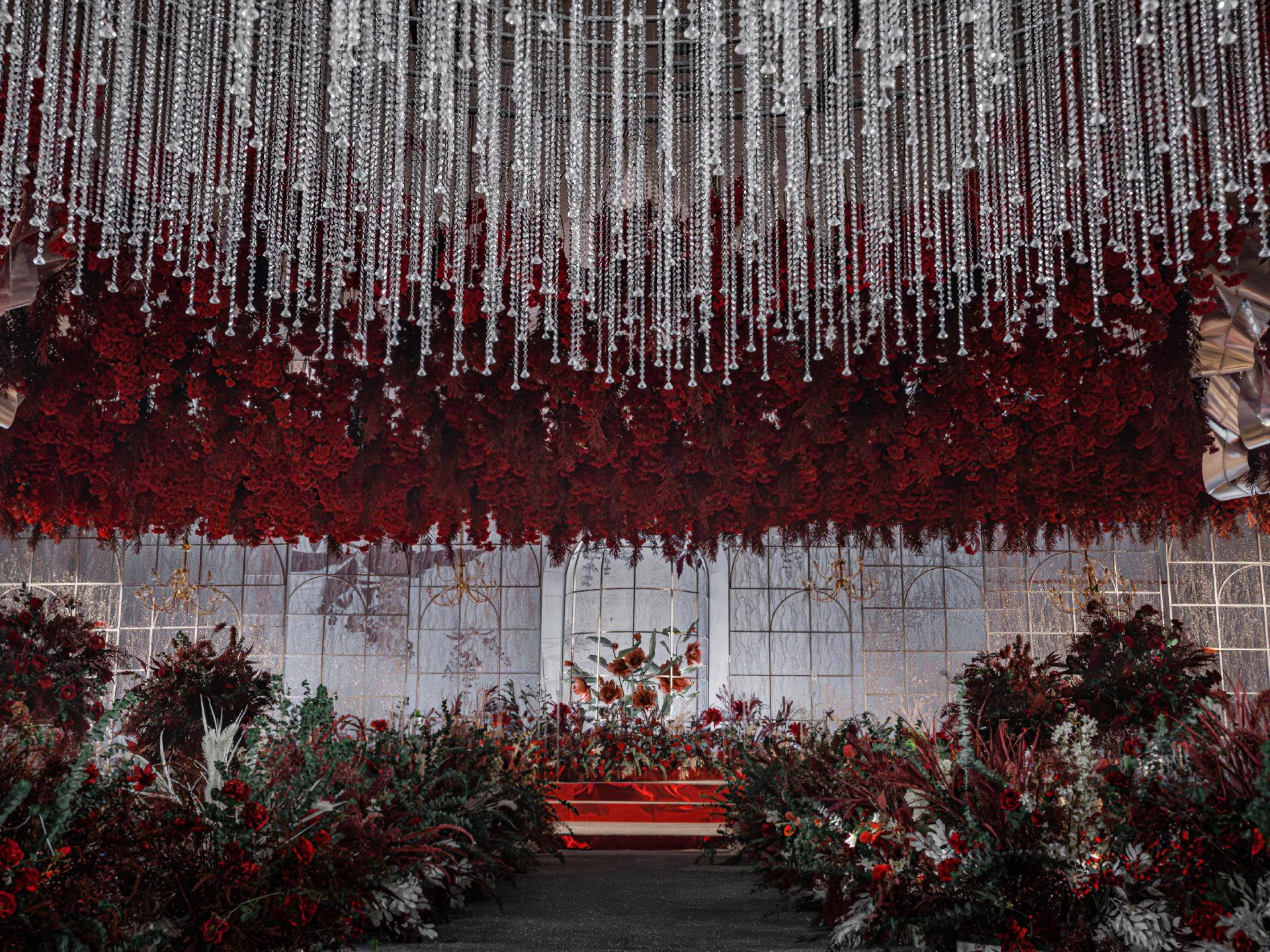 【限时秒杀】水晶红白色系吊顶婚礼签单有礼