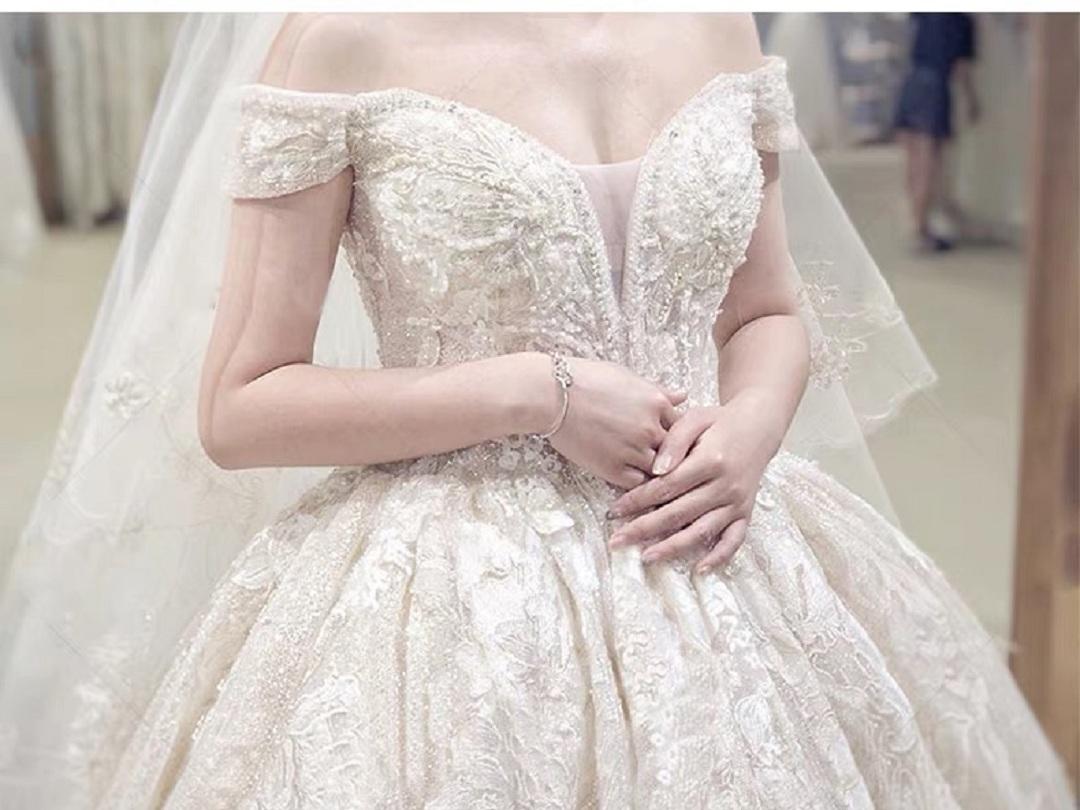 【店长推荐】网红人气重工超闪主婚纱+头纱送伴娘服