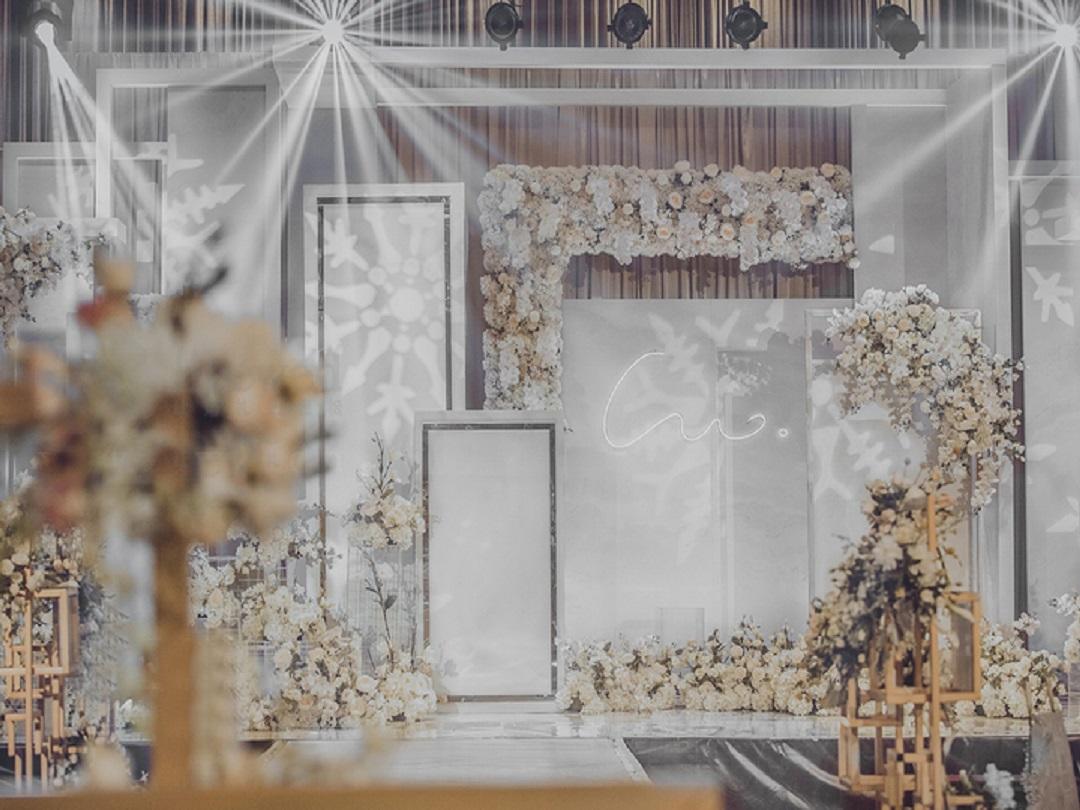 爆款套餐 昆明洲际酒店简约欧式香槟金色系主题婚礼