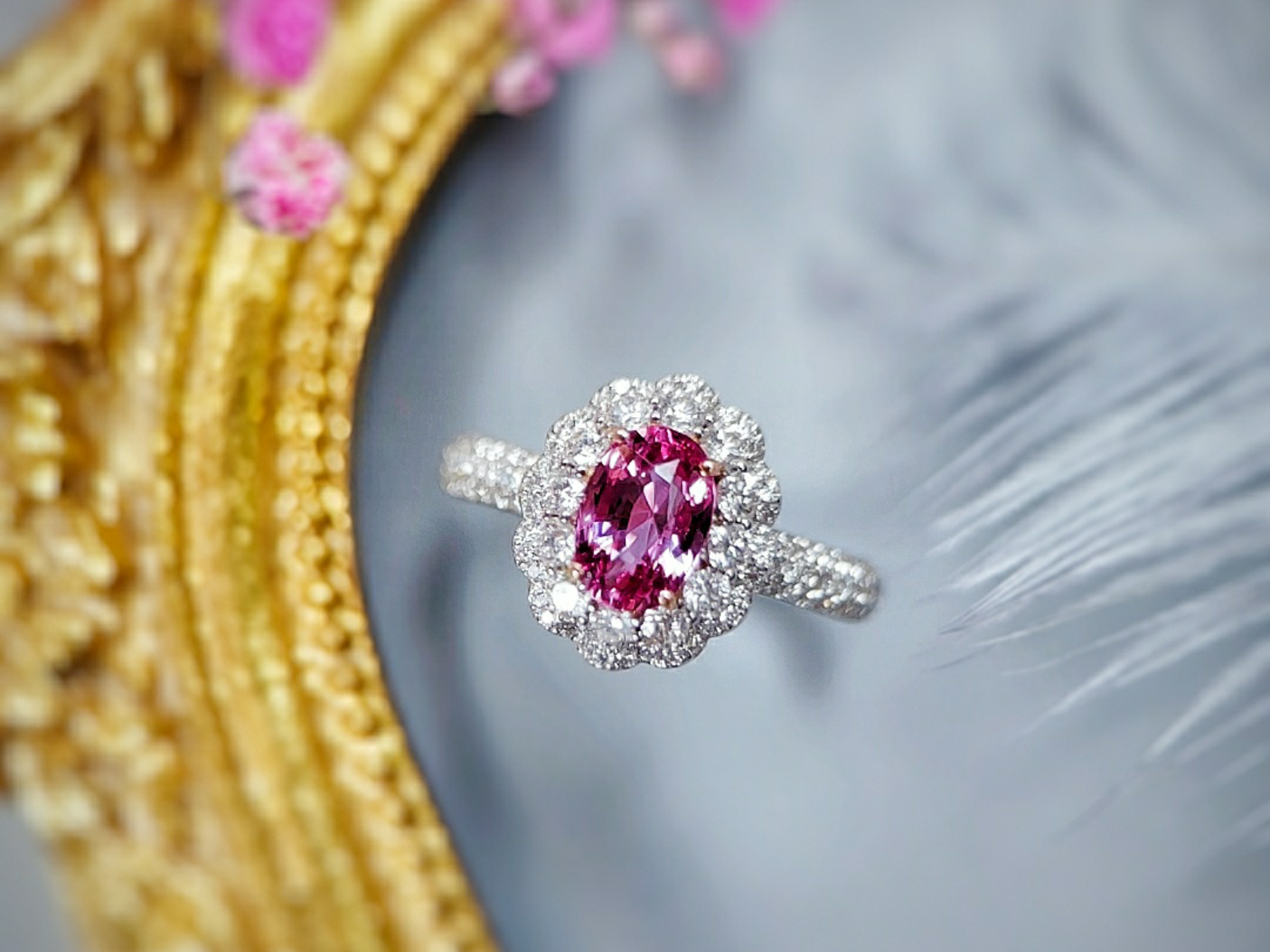 围镶钻石大美帕帕拉恰戒指