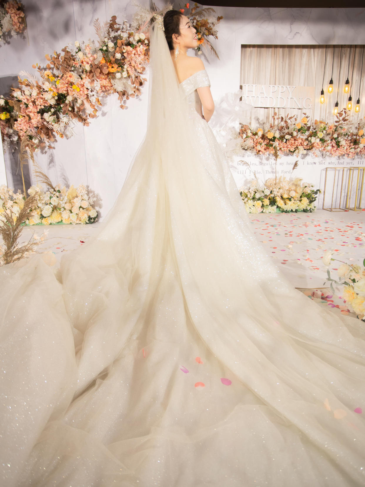 【超值租赁】4件套租赁 含婚礼全程跟妆