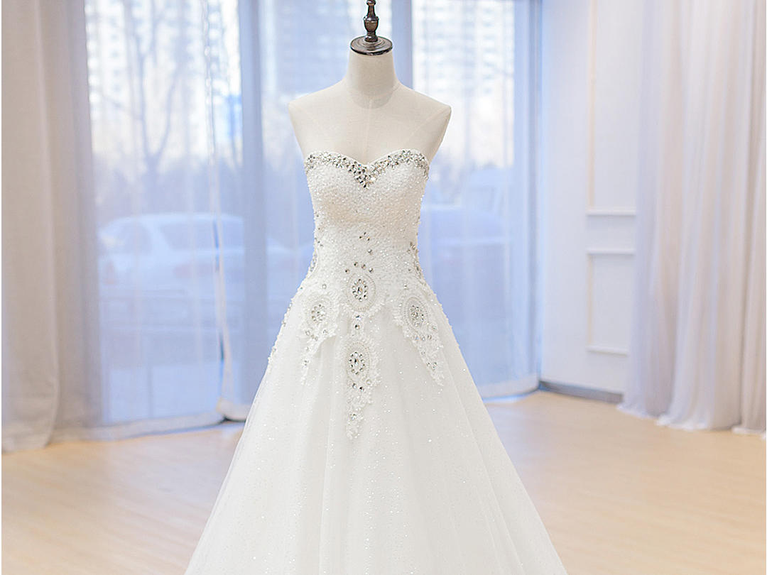 抹胸重手工钉珠长拖尾婚纱