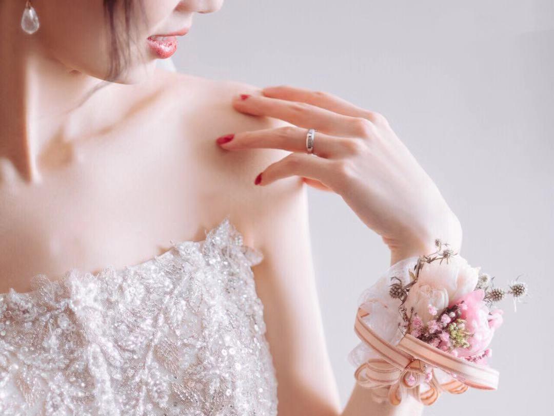 【特惠套餐】秀禾服+主婚纱+敬酒服+4件伴娘服